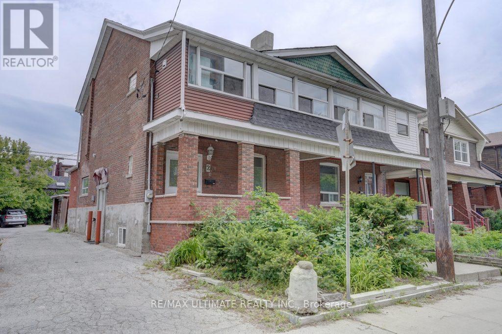 2 Dearbourne Avenue, Toronto, Ontario  M4K 1M7 - Photo 2 - E11925407