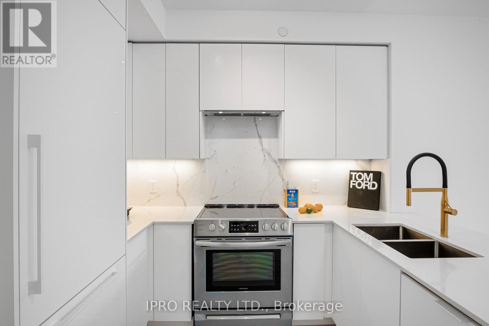 Property at 204 - 7890 BATHURST STREET image 1