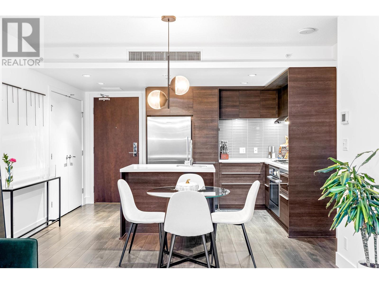 1401 1550 FERN STREET