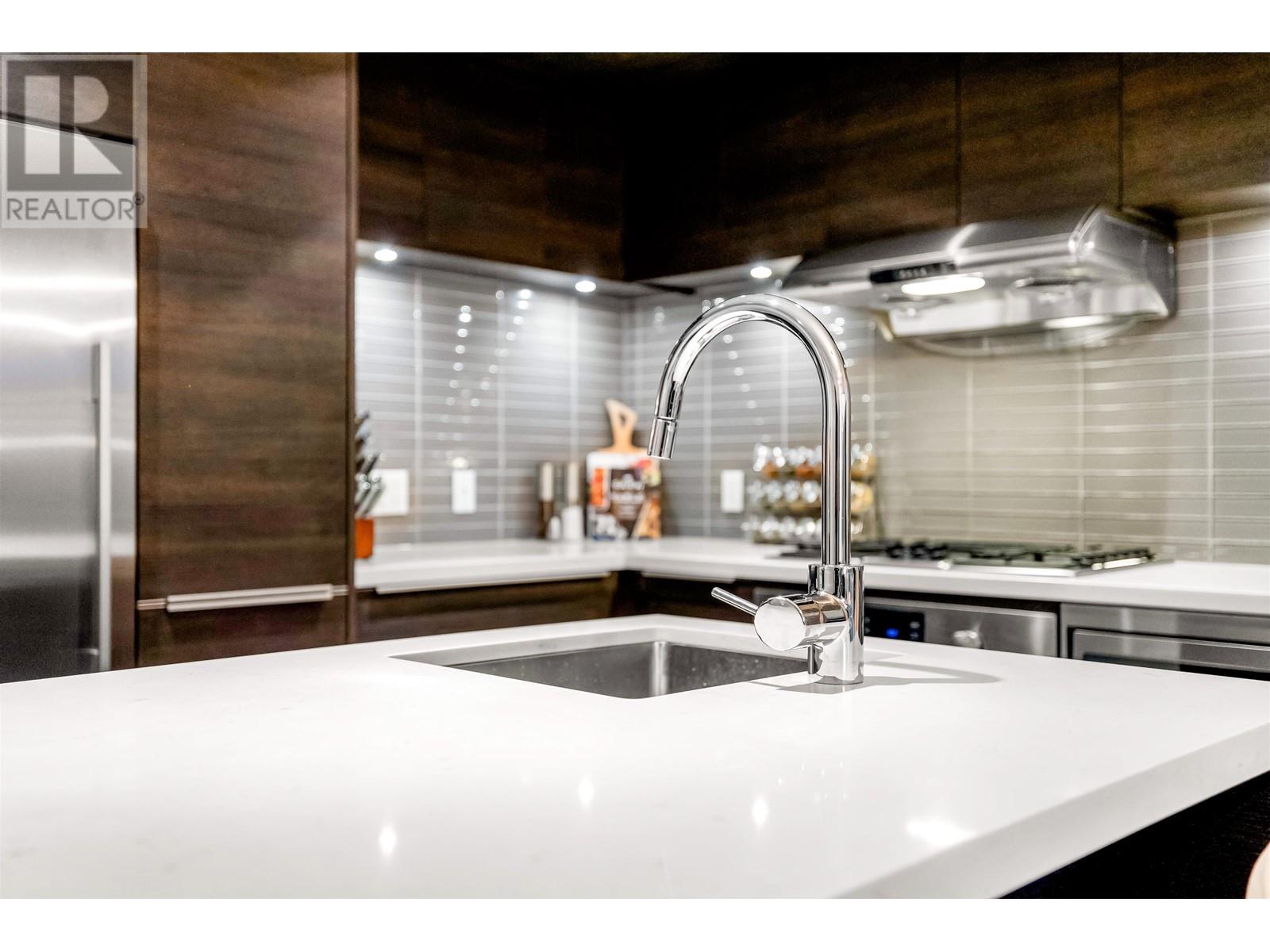 1401 1550 FERN STREET