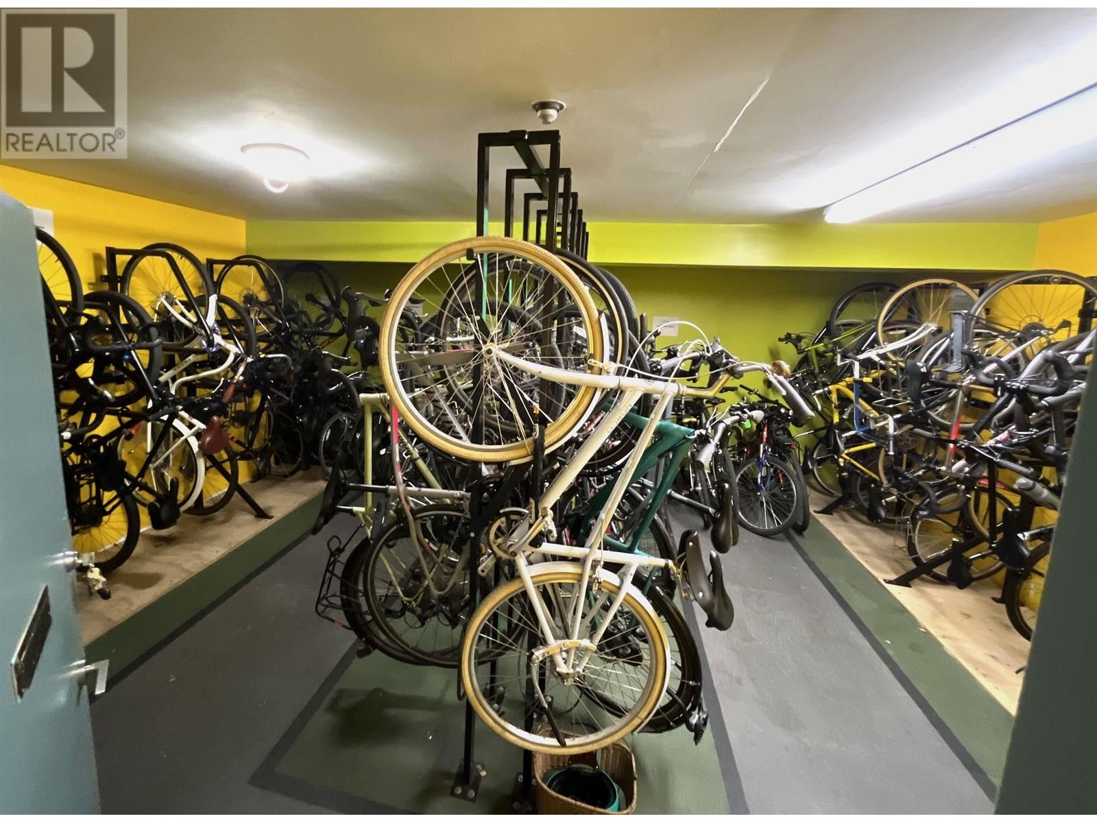 Listing Picture 17 of 19 : 233 711 E 6 AVENUE, Vancouver / 溫哥華 - 魯藝地產 Yvonne Lu Group - MLS Medallion Club Member