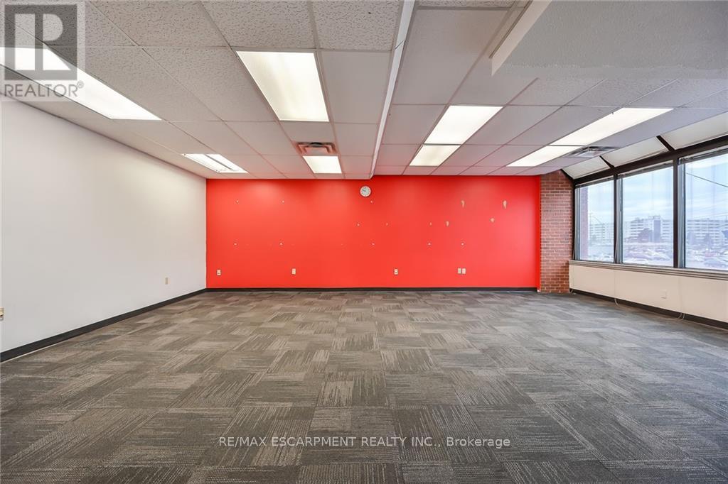54 Centennial Parkway N, Hamilton (Riverdale), Ontario  L8E 1H6 - Photo 5 - X11925460