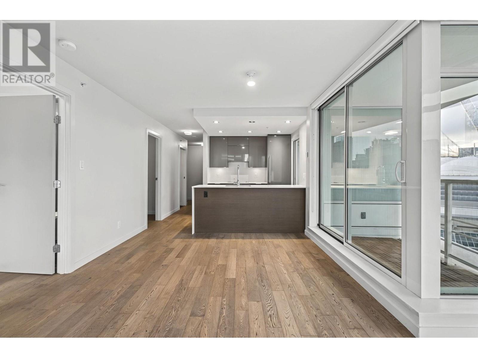 Property at 1608 161 W GEORGIA STREET image 3