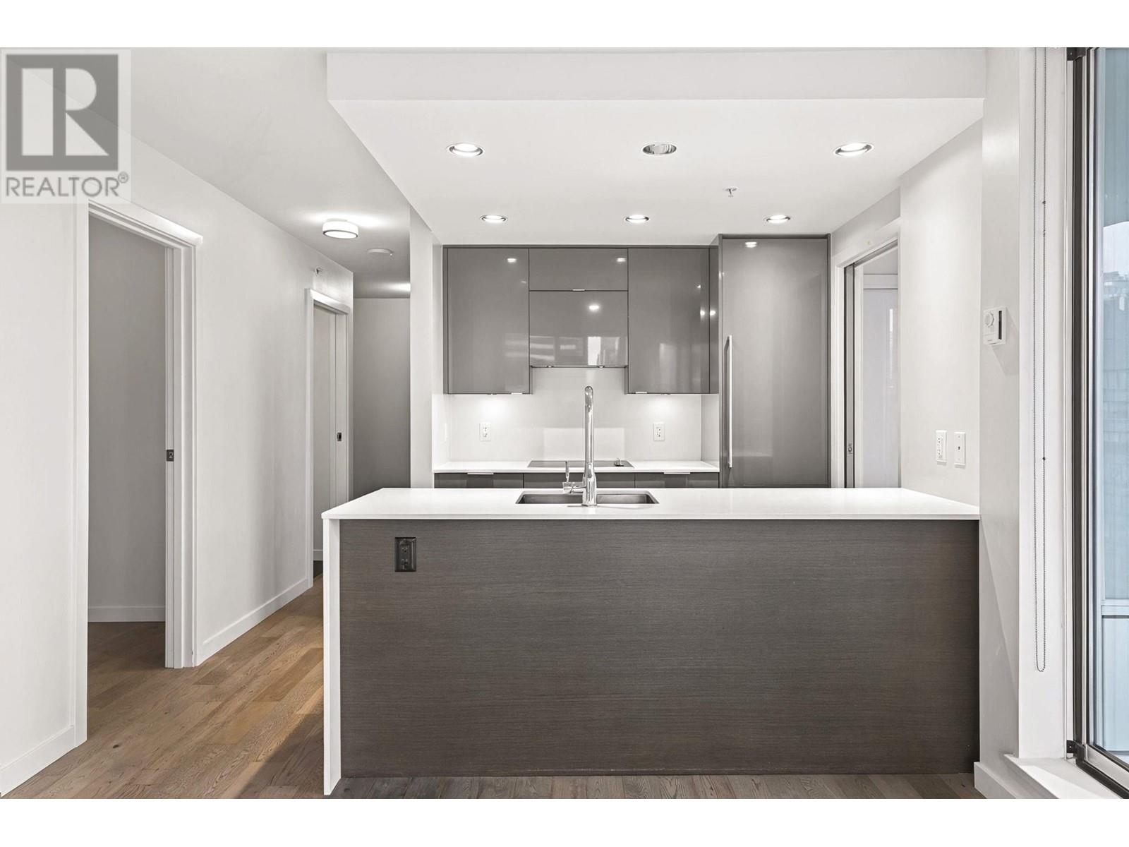 Property at 1608 161 W GEORGIA STREET image 1