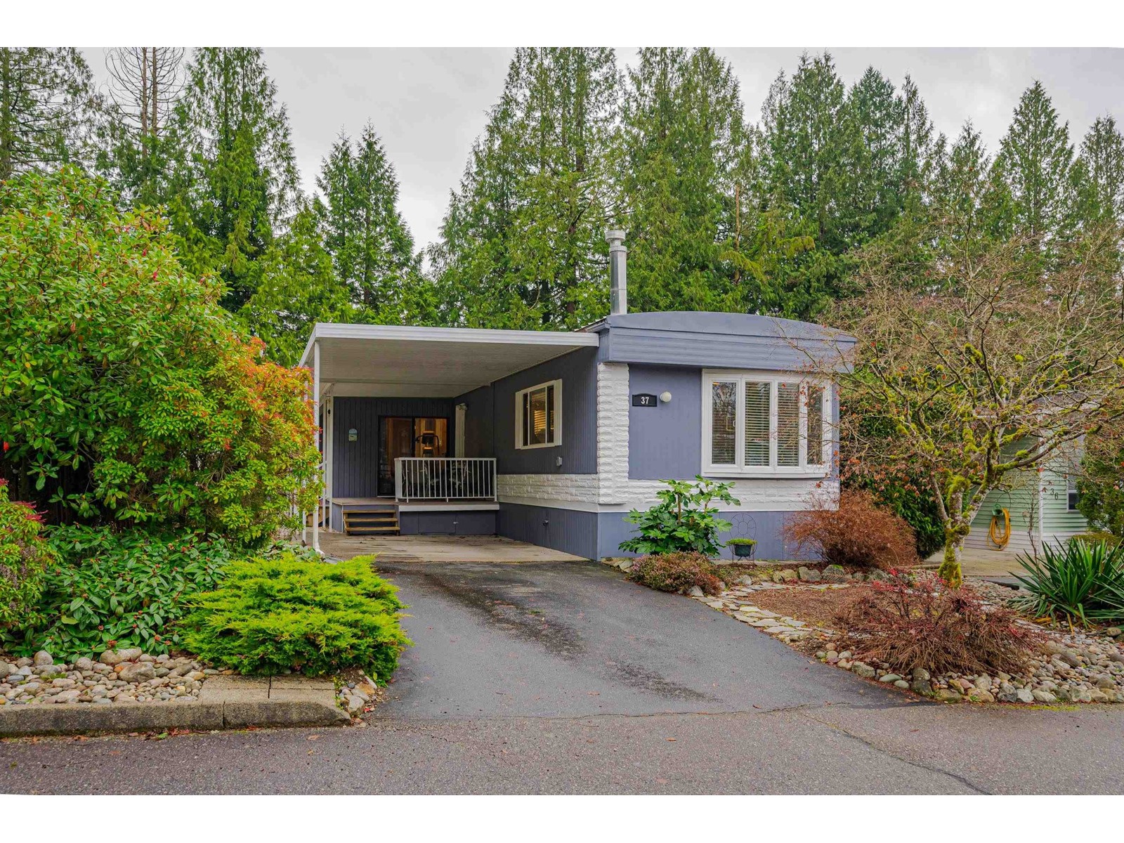 37 2315 198 Street, Langley, British Columbia  V2Z 1Z1 - Photo 1 - R2956694