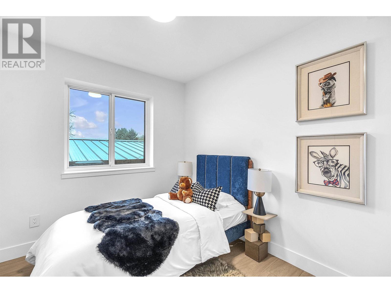 Listing Picture 12 of 29 : 3132 E 20TH AVENUE, Vancouver / 溫哥華 - 魯藝地產 Yvonne Lu Group - MLS Medallion Club Member