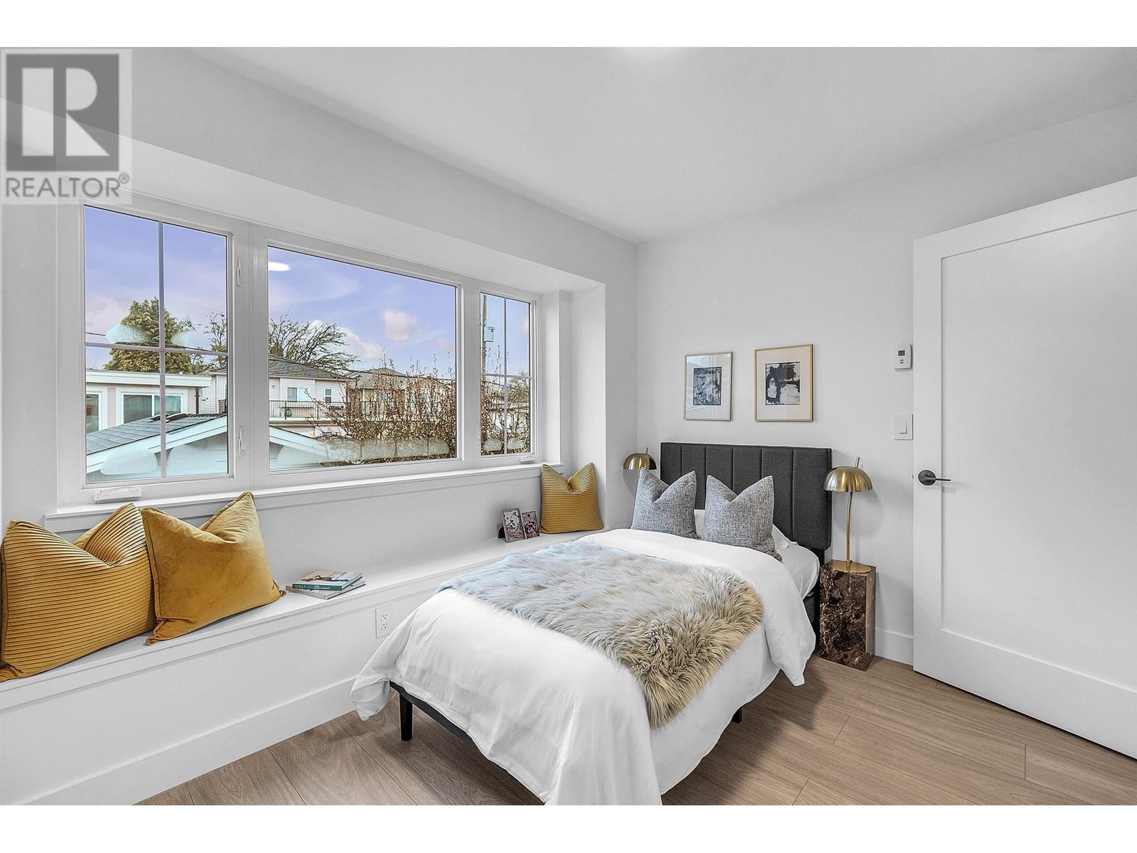 Listing Picture 14 of 29 : 3132 E 20TH AVENUE, Vancouver / 溫哥華 - 魯藝地產 Yvonne Lu Group - MLS Medallion Club Member