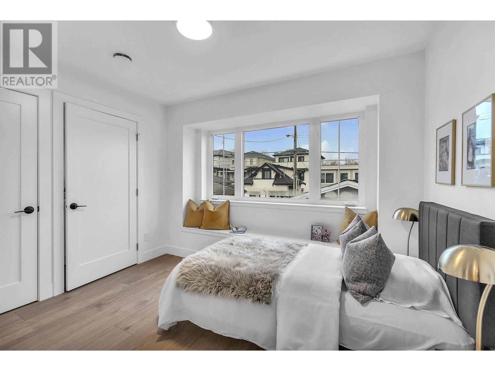 Listing Picture 15 of 29 : 3132 E 20TH AVENUE, Vancouver / 溫哥華 - 魯藝地產 Yvonne Lu Group - MLS Medallion Club Member