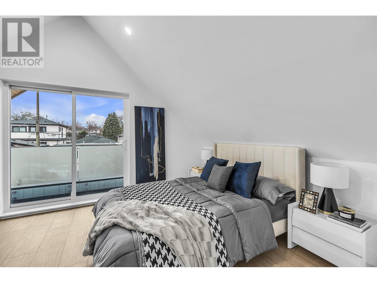 Listing Picture 22 of 29 : 3132 E 20TH AVENUE, Vancouver / 溫哥華 - 魯藝地產 Yvonne Lu Group - MLS Medallion Club Member