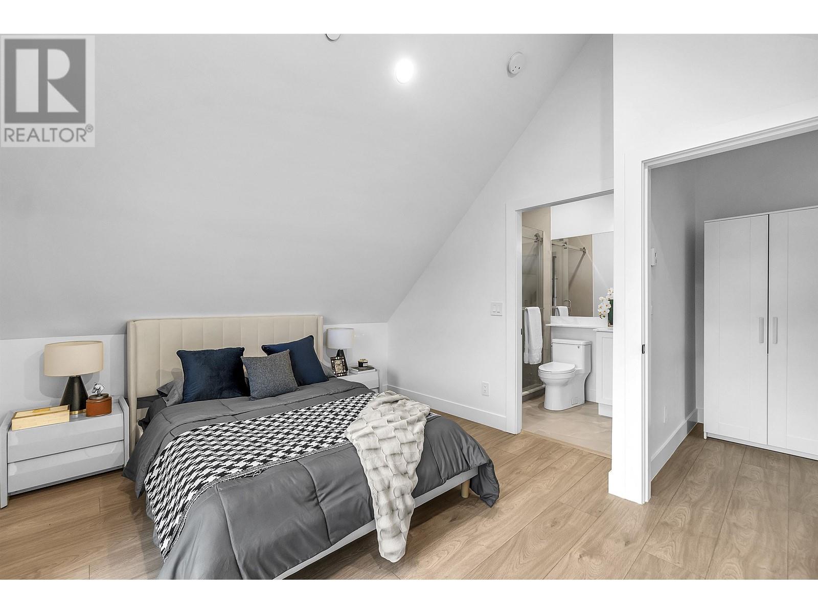 Listing Picture 24 of 29 : 3132 E 20TH AVENUE, Vancouver / 溫哥華 - 魯藝地產 Yvonne Lu Group - MLS Medallion Club Member