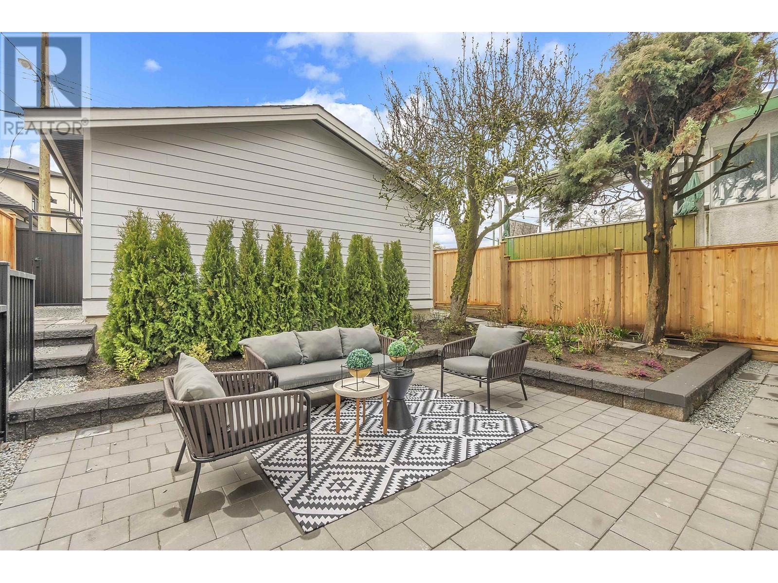 Listing Picture 25 of 29 : 3132 E 20TH AVENUE, Vancouver / 溫哥華 - 魯藝地產 Yvonne Lu Group - MLS Medallion Club Member