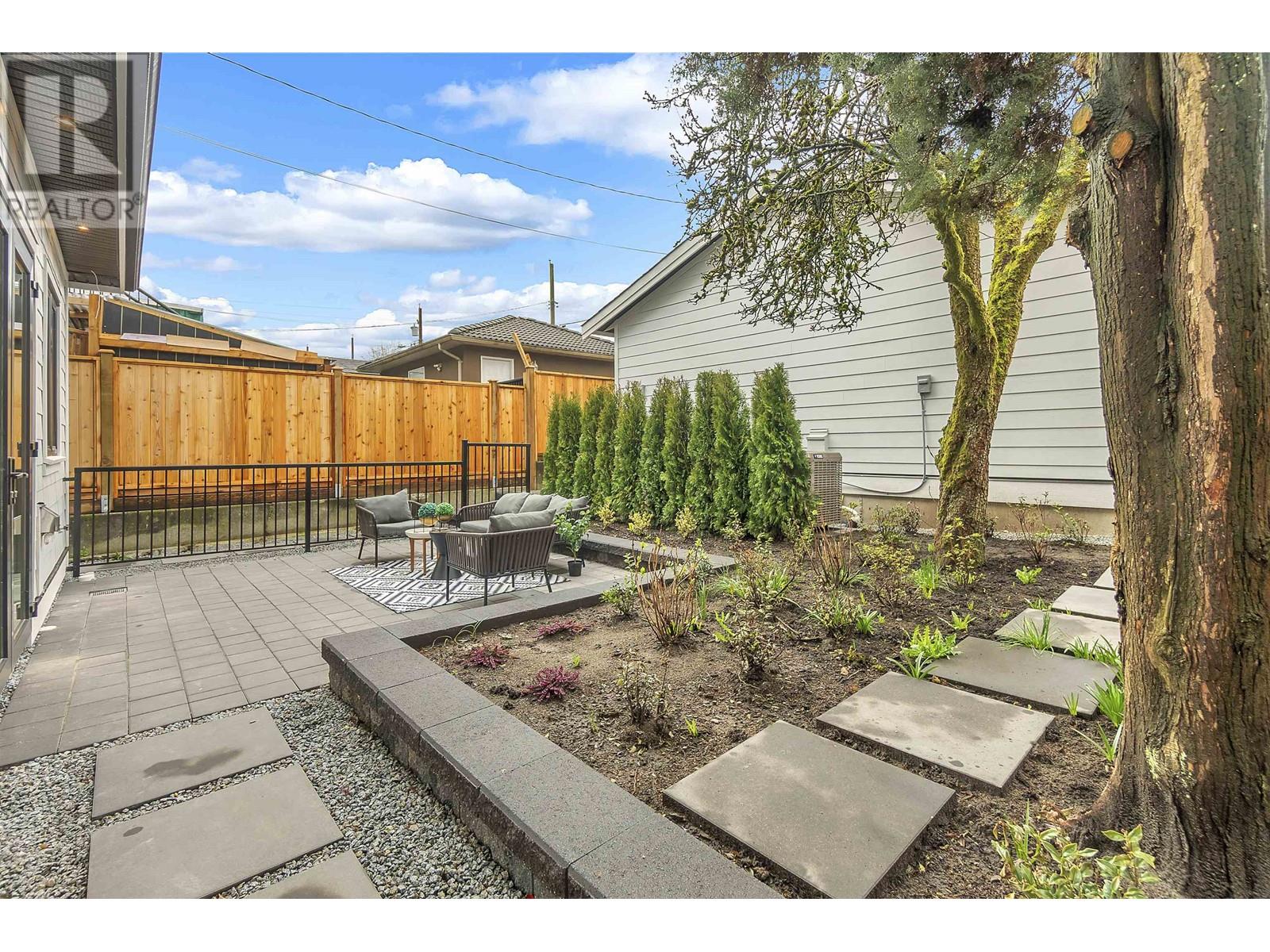 Listing Picture 26 of 29 : 3132 E 20TH AVENUE, Vancouver / 溫哥華 - 魯藝地產 Yvonne Lu Group - MLS Medallion Club Member