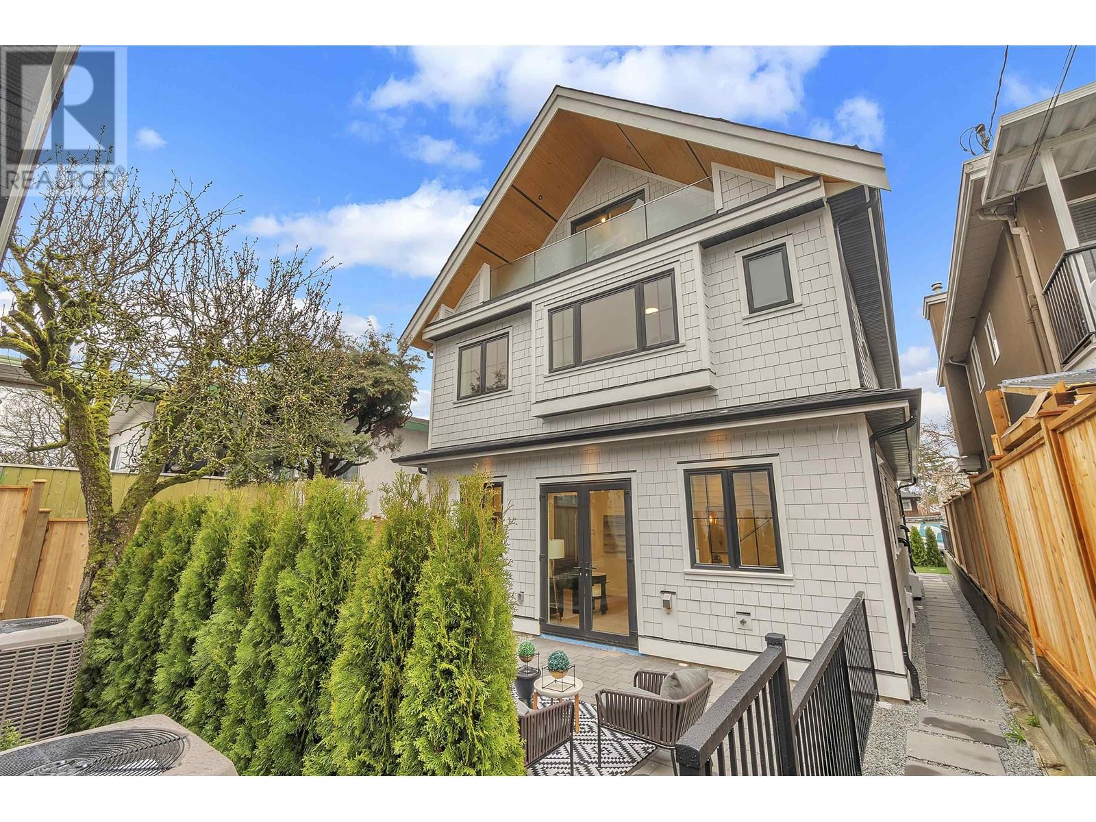 Listing Picture 28 of 29 : 3132 E 20TH AVENUE, Vancouver / 溫哥華 - 魯藝地產 Yvonne Lu Group - MLS Medallion Club Member