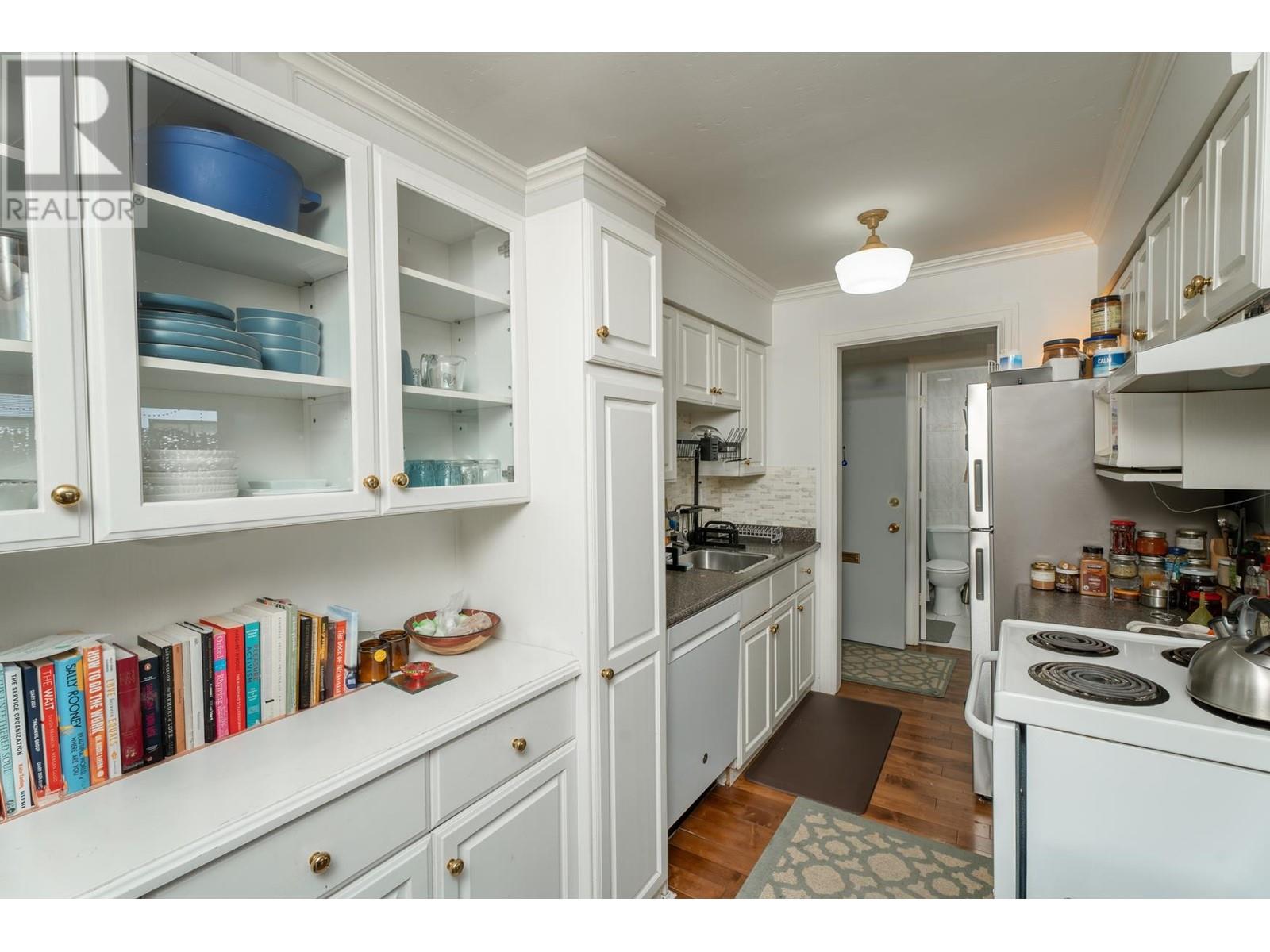 Listing Picture 10 of 12 : 210 2040 CORNWALL AVENUE, Vancouver / 溫哥華 - 魯藝地產 Yvonne Lu Group - MLS Medallion Club Member