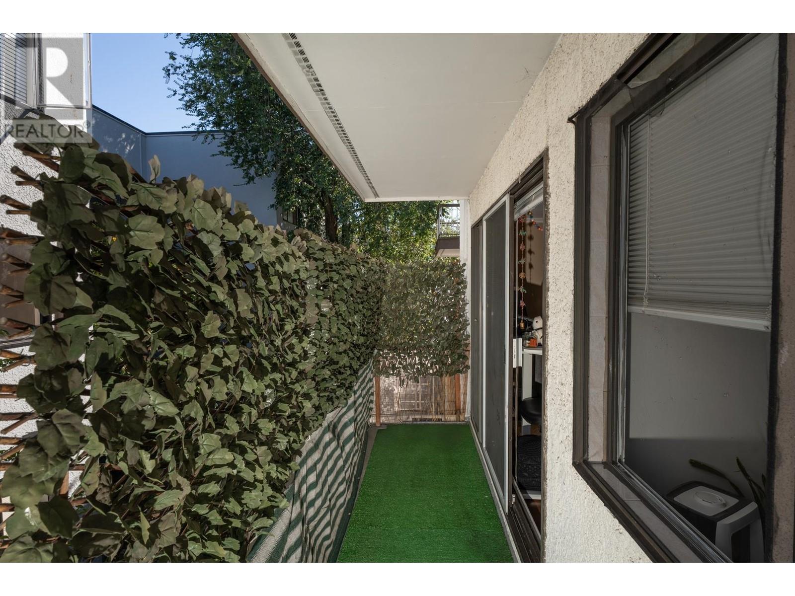 Listing Picture 6 of 12 : 210 2040 CORNWALL AVENUE, Vancouver / 溫哥華 - 魯藝地產 Yvonne Lu Group - MLS Medallion Club Member