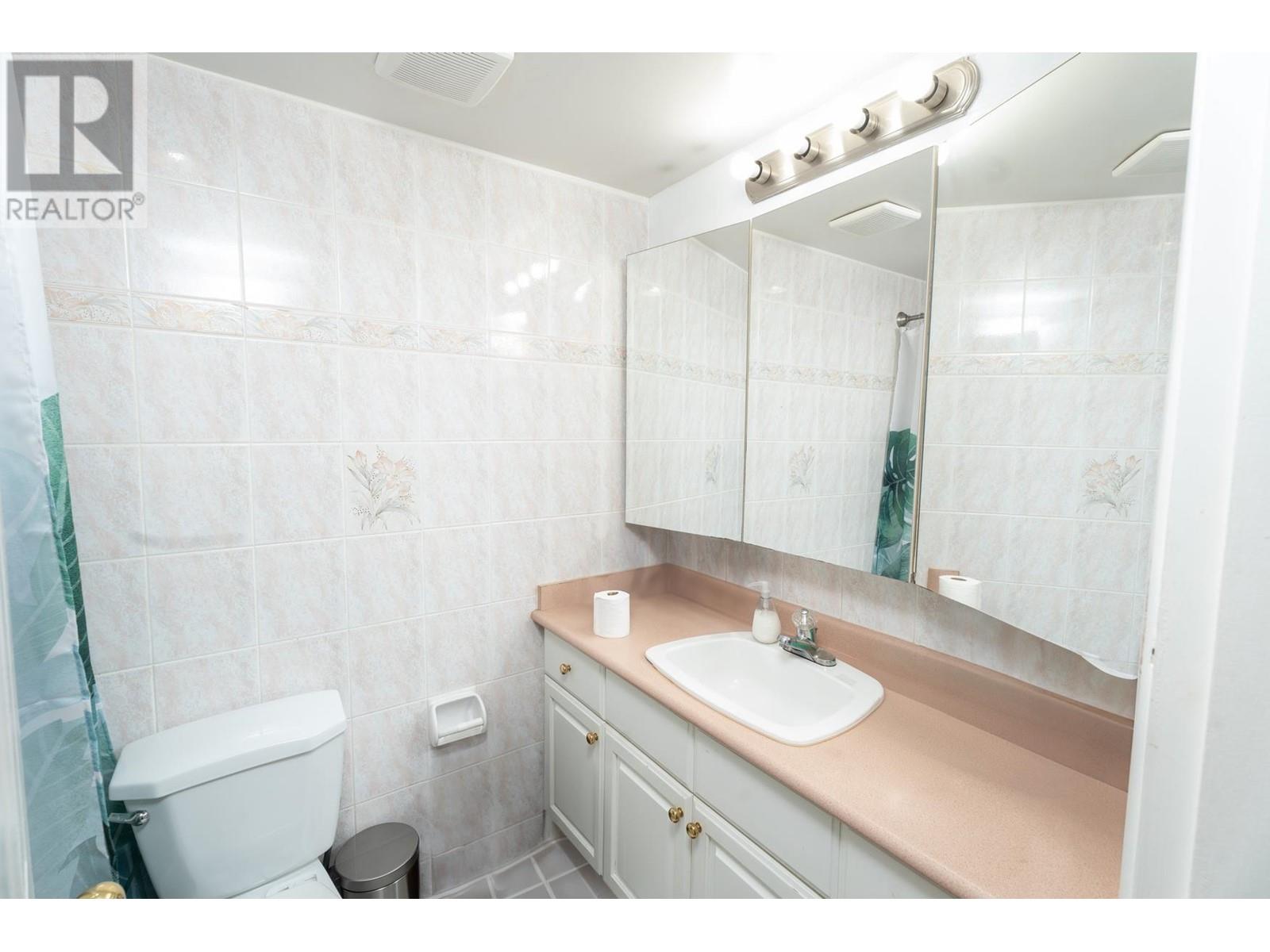 Listing Picture 9 of 12 : 210 2040 CORNWALL AVENUE, Vancouver / 溫哥華 - 魯藝地產 Yvonne Lu Group - MLS Medallion Club Member