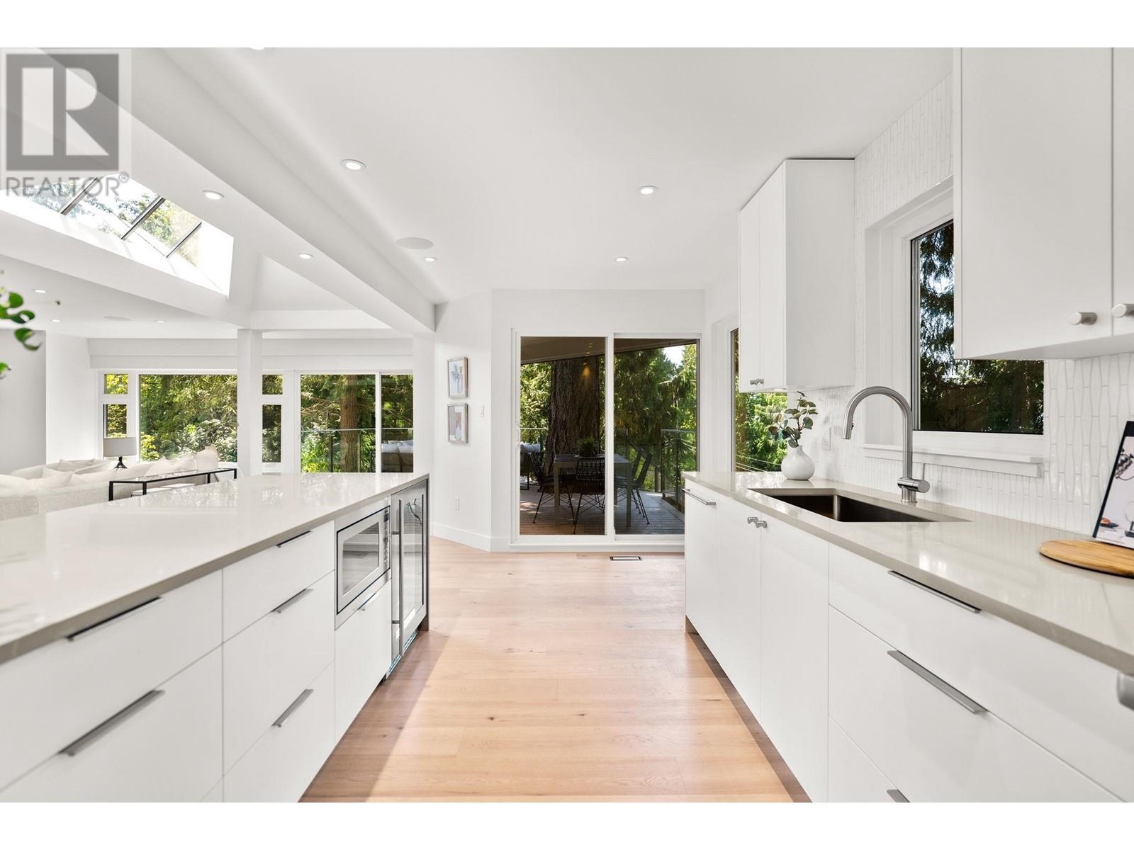 5061 Bear Lane, West Vancouver, British Columbia  V7W 1L2 - Photo 5 - R2956786