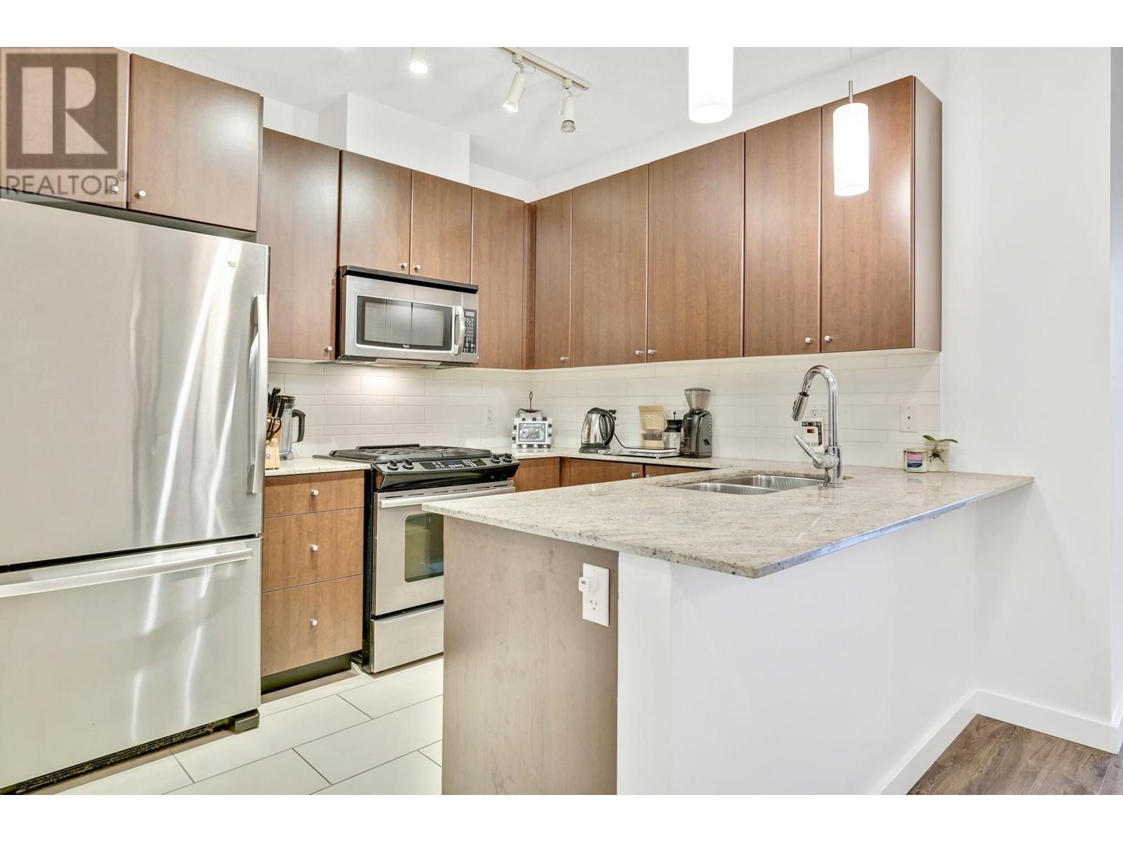 1407 280 Ross Drive, New Westminster, British Columbia  V3L 0C2 - Photo 9 - R2956683