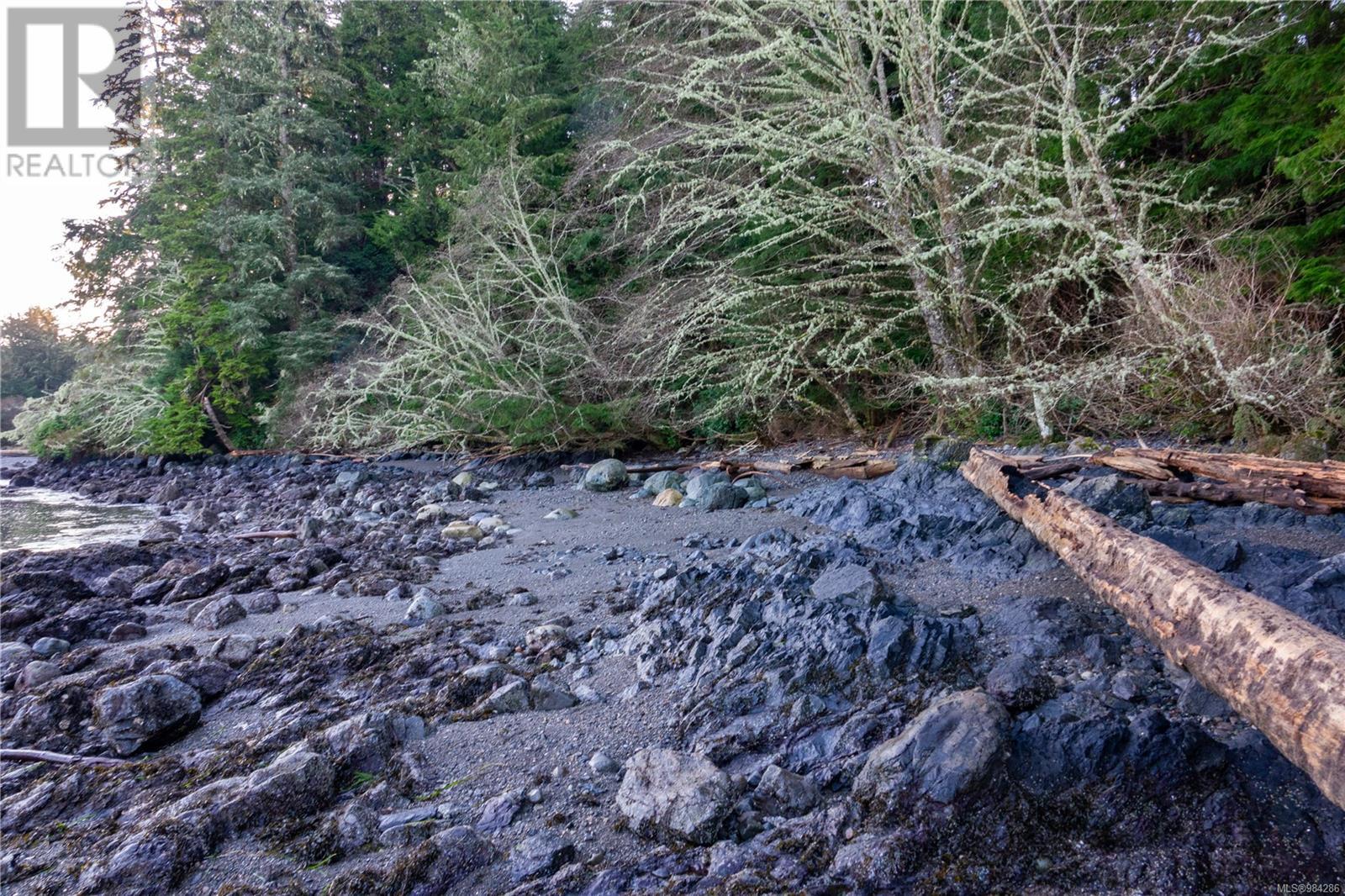 895 Peninsula Rd, Ucluelet, British Columbia  V0R 3A0 - Photo 20 - 984286