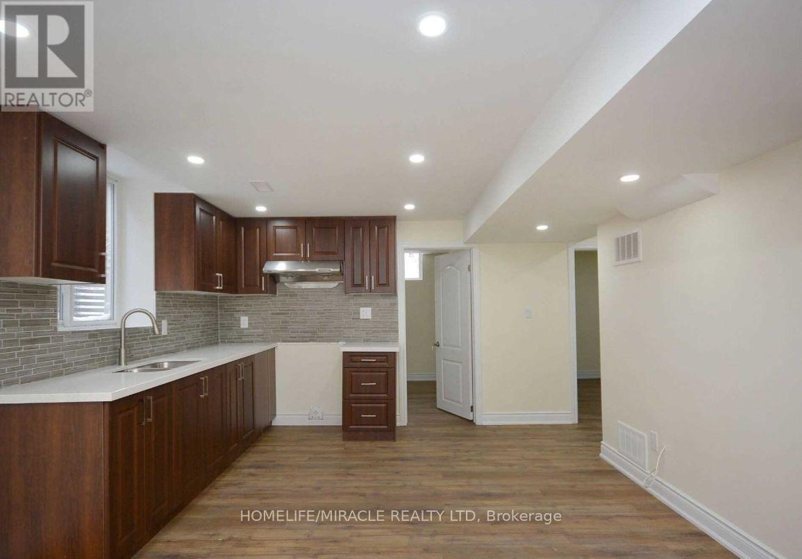 Bsmt - 833 Mays Crescent, Mississauga, Ontario  L5V 2G6 - Photo 11 - W11907219