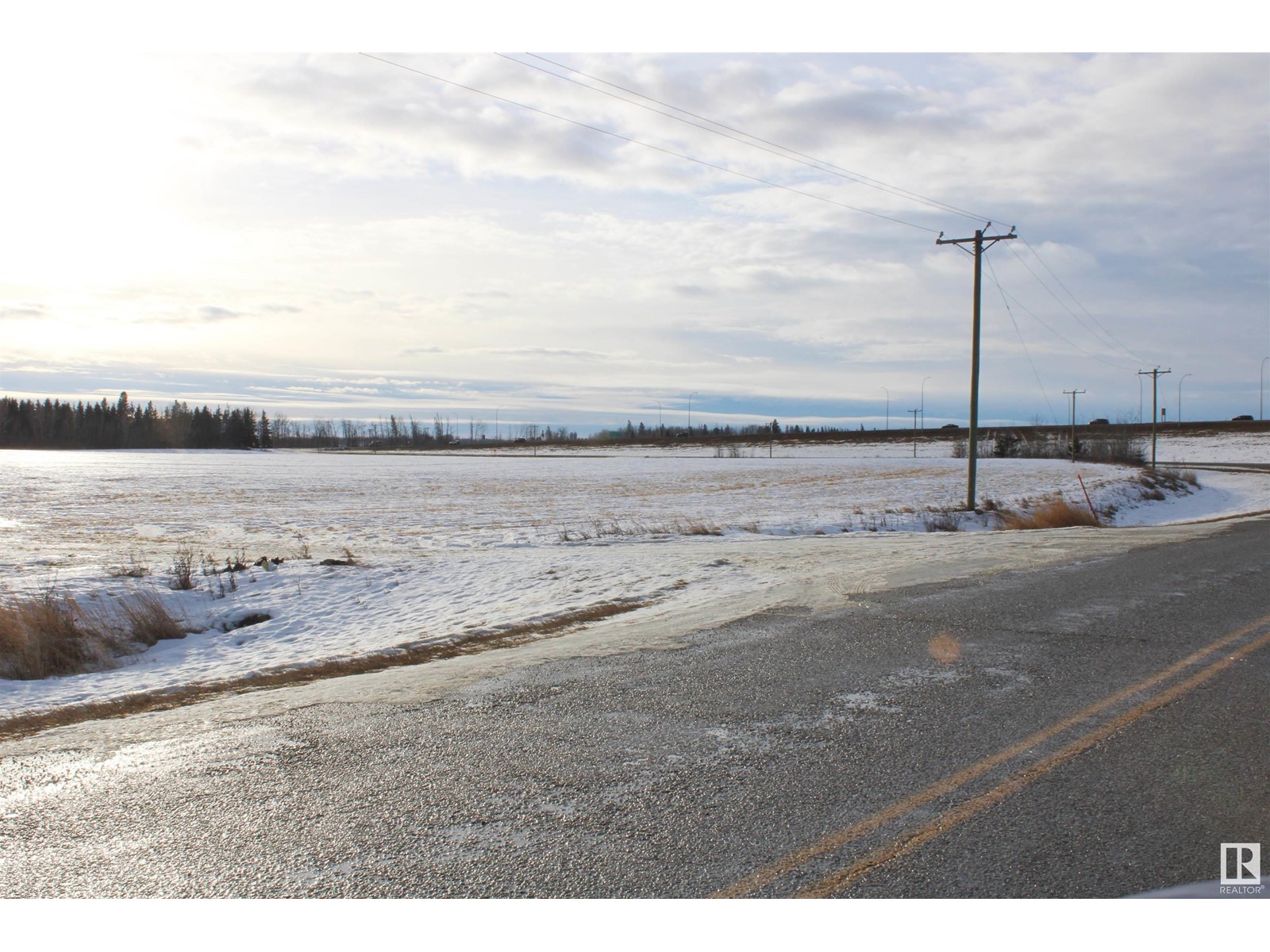 28011 Hwy 16, Rural Parkland County, Alberta  T7Z 1C2 - Photo 4 - E4418107