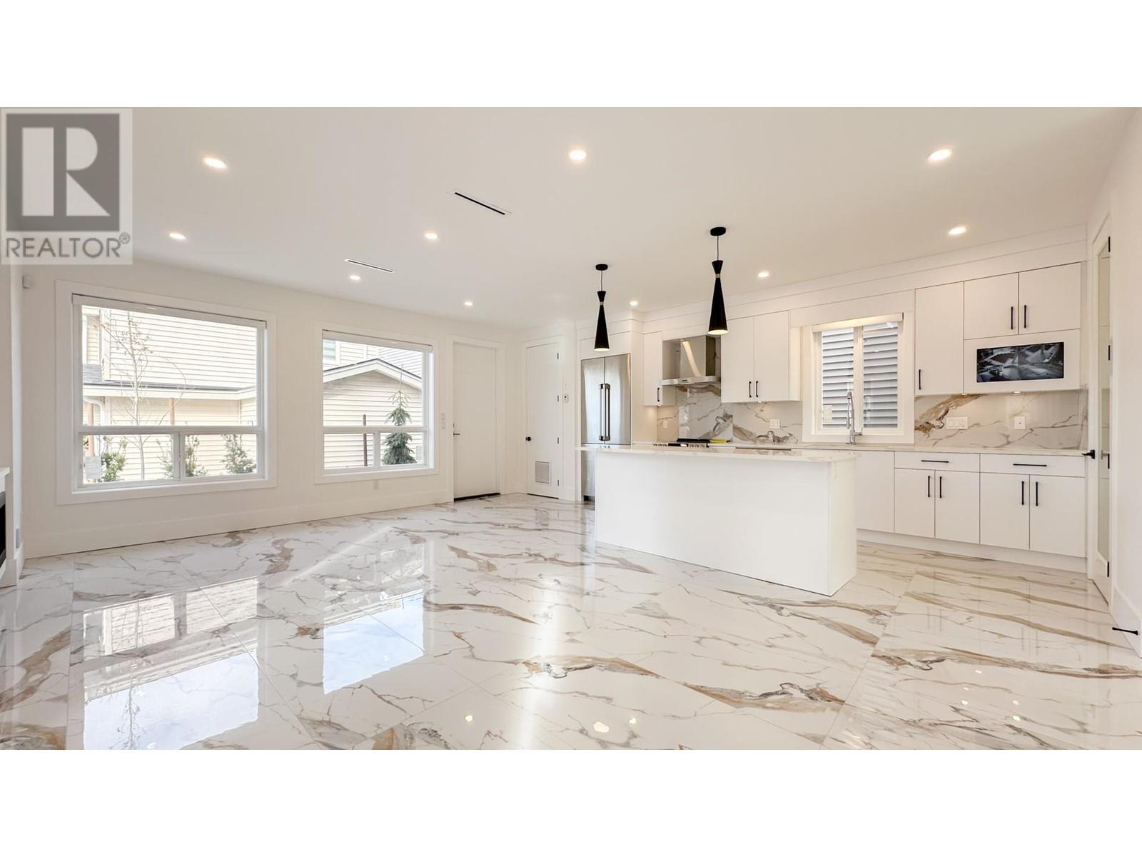 Listing Picture 4 of 22 : 10659 NO. 1 ROAD, Richmond / 烈治文 - 魯藝地產 Yvonne Lu Group - MLS Medallion Club Member