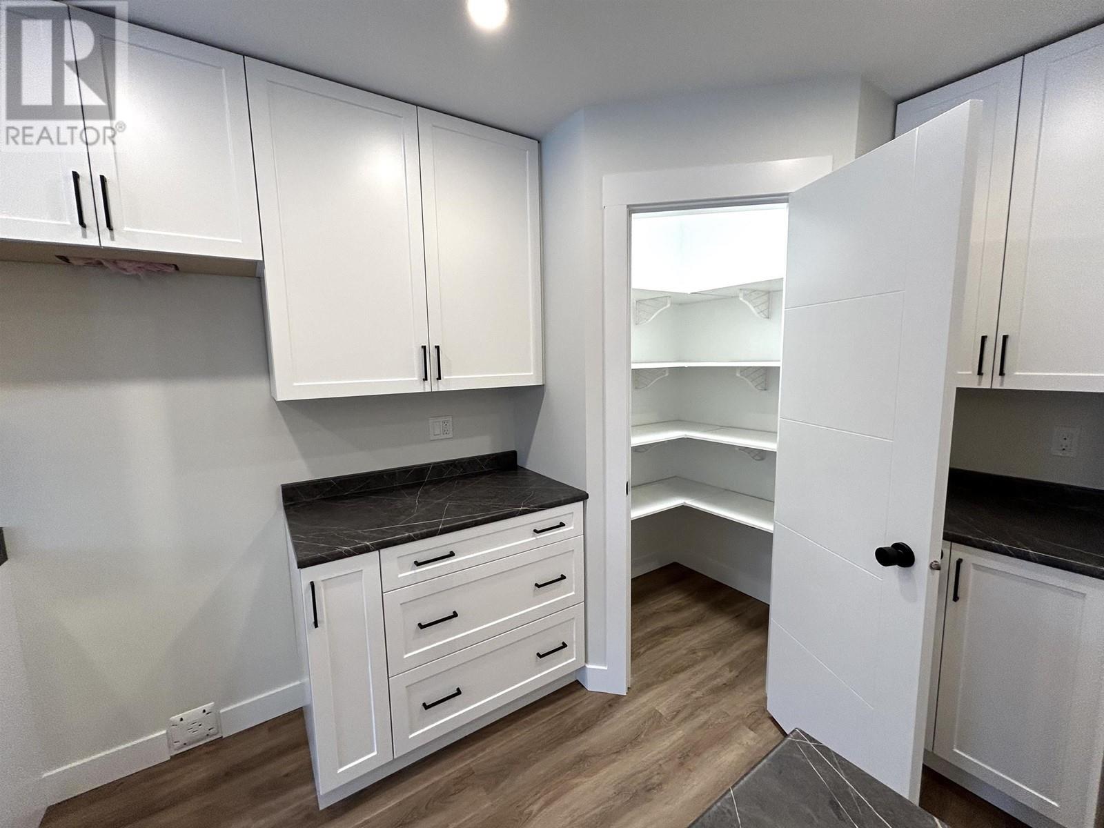 5452 W Venta Drive, Prince George, British Columbia V2K 0B6 - Photo 8 - R2934842