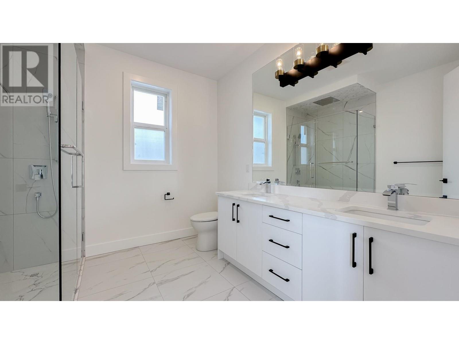 Listing Picture 17 of 31 : 10655 NO. 1 ROAD, Richmond / 烈治文 - 魯藝地產 Yvonne Lu Group - MLS Medallion Club Member