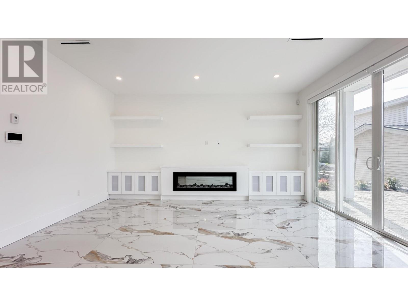 Listing Picture 10 of 31 : 10655 NO. 1 ROAD, Richmond / 烈治文 - 魯藝地產 Yvonne Lu Group - MLS Medallion Club Member