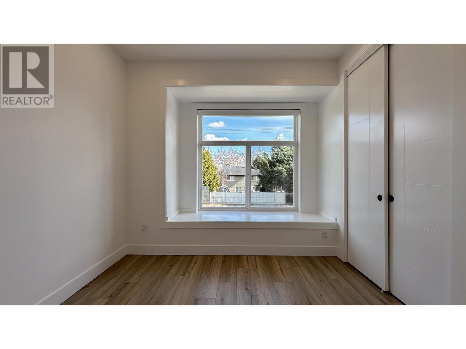 Listing Picture 19 of 31 : 10655 NO. 1 ROAD, Richmond / 烈治文 - 魯藝地產 Yvonne Lu Group - MLS Medallion Club Member