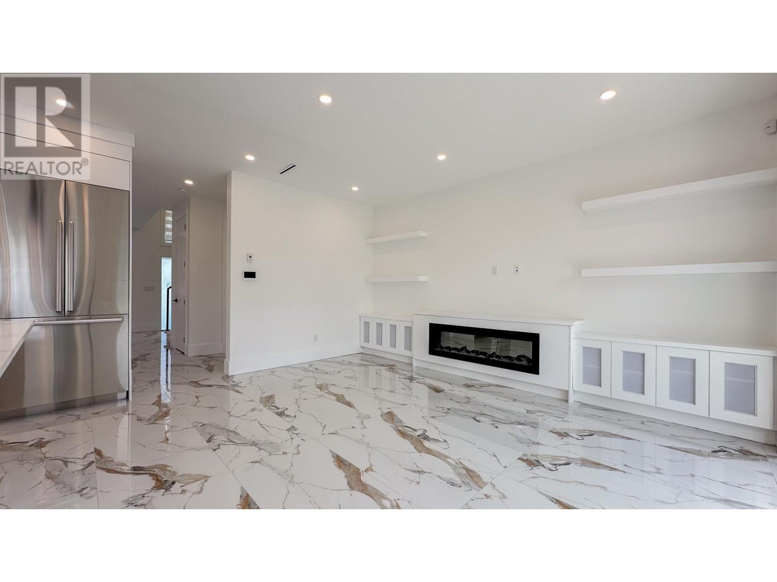 Listing Picture 9 of 31 : 10655 NO. 1 ROAD, Richmond / 烈治文 - 魯藝地產 Yvonne Lu Group - MLS Medallion Club Member