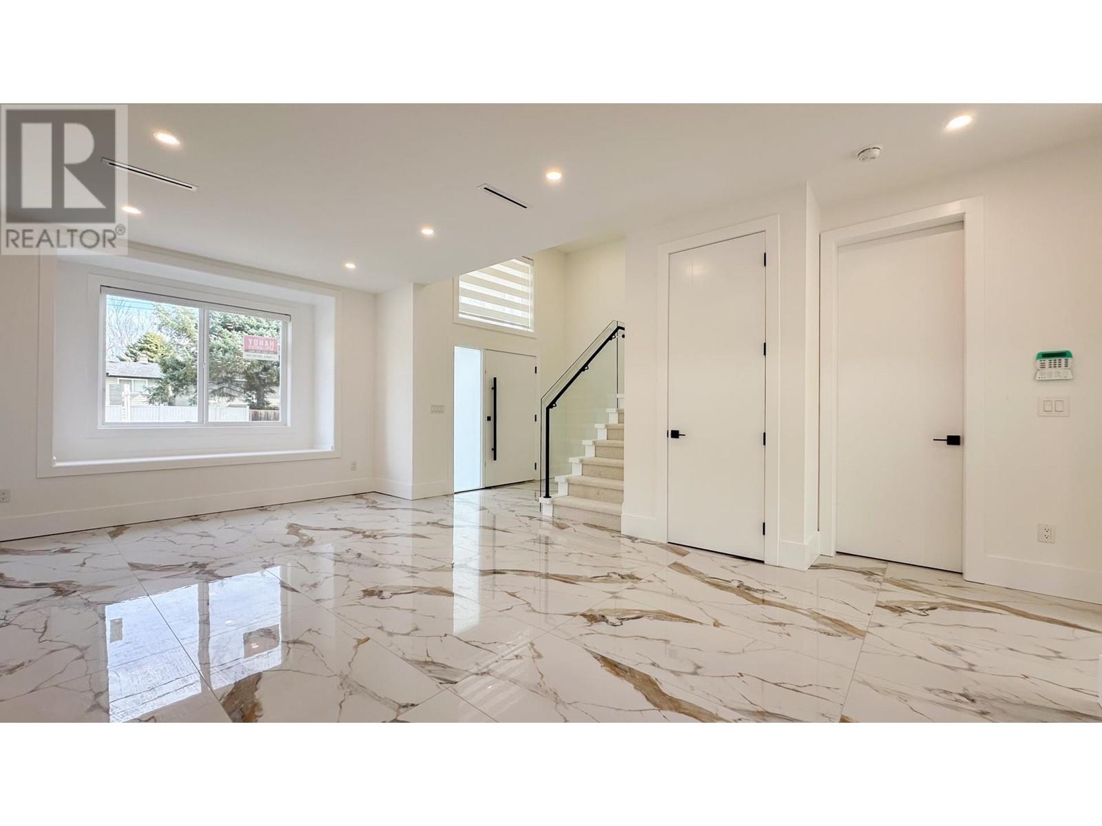 Listing Picture 4 of 31 : 10655 NO. 1 ROAD, Richmond / 烈治文 - 魯藝地產 Yvonne Lu Group - MLS Medallion Club Member