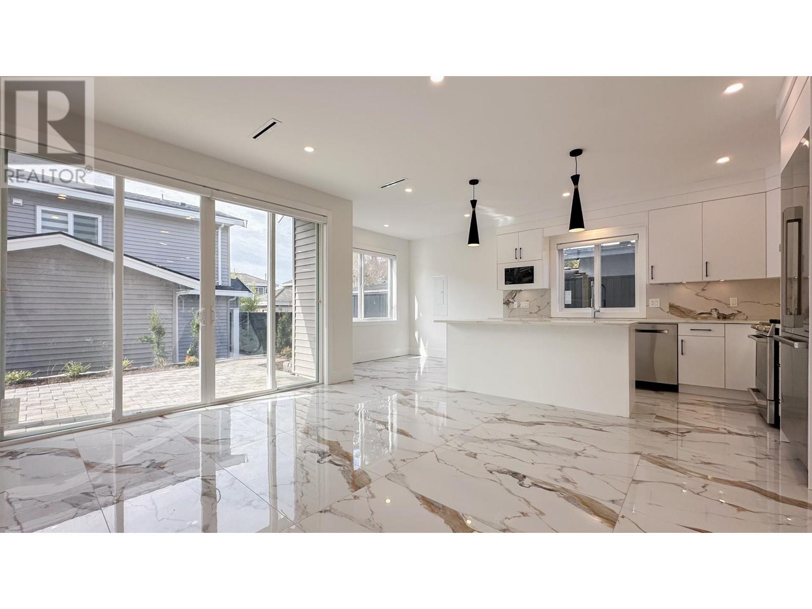 Listing Picture 7 of 31 : 10655 NO. 1 ROAD, Richmond / 烈治文 - 魯藝地產 Yvonne Lu Group - MLS Medallion Club Member