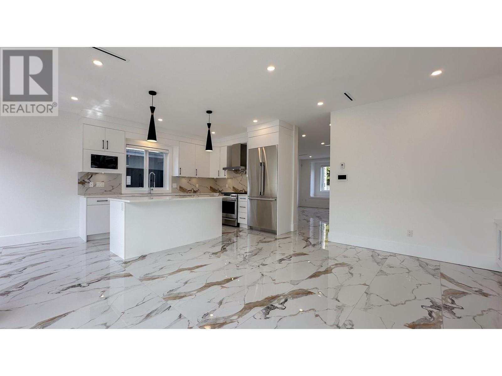 Listing Picture 8 of 31 : 10655 NO. 1 ROAD, Richmond / 烈治文 - 魯藝地產 Yvonne Lu Group - MLS Medallion Club Member