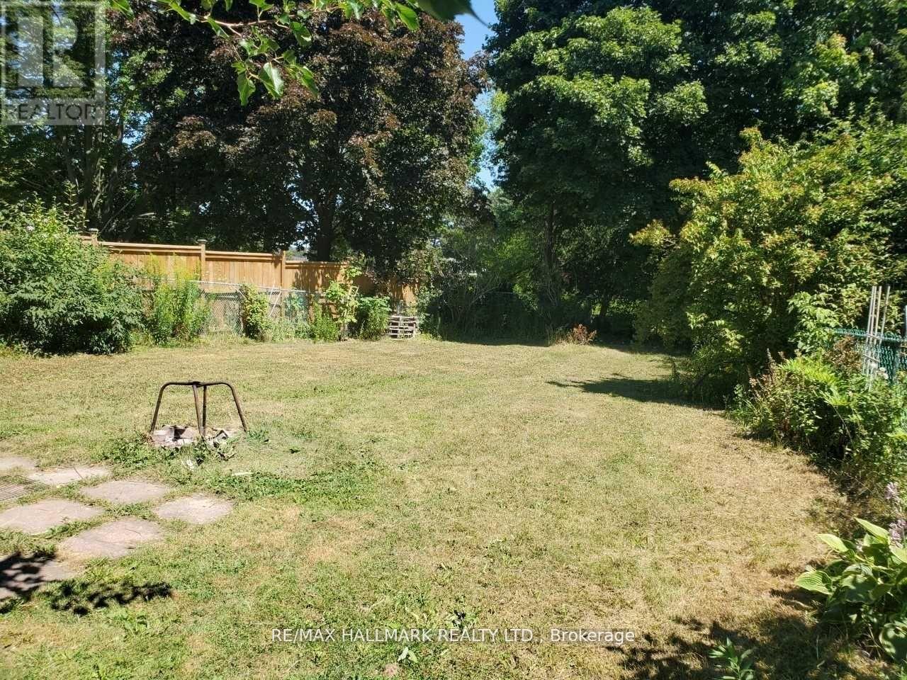 183 Maxome Avenue, Toronto, Ontario  M2M 3L1 - Photo 8 - C11925721