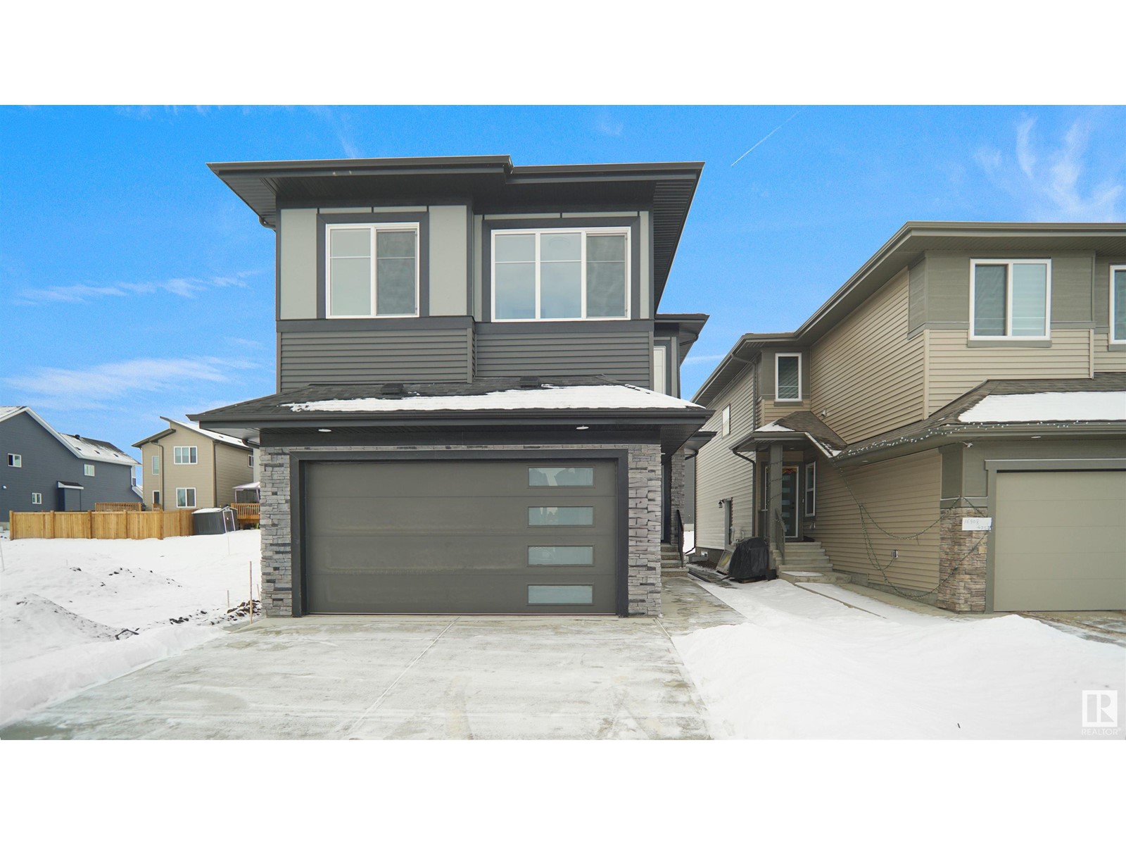 Property at 16904 47 ST NW image 2