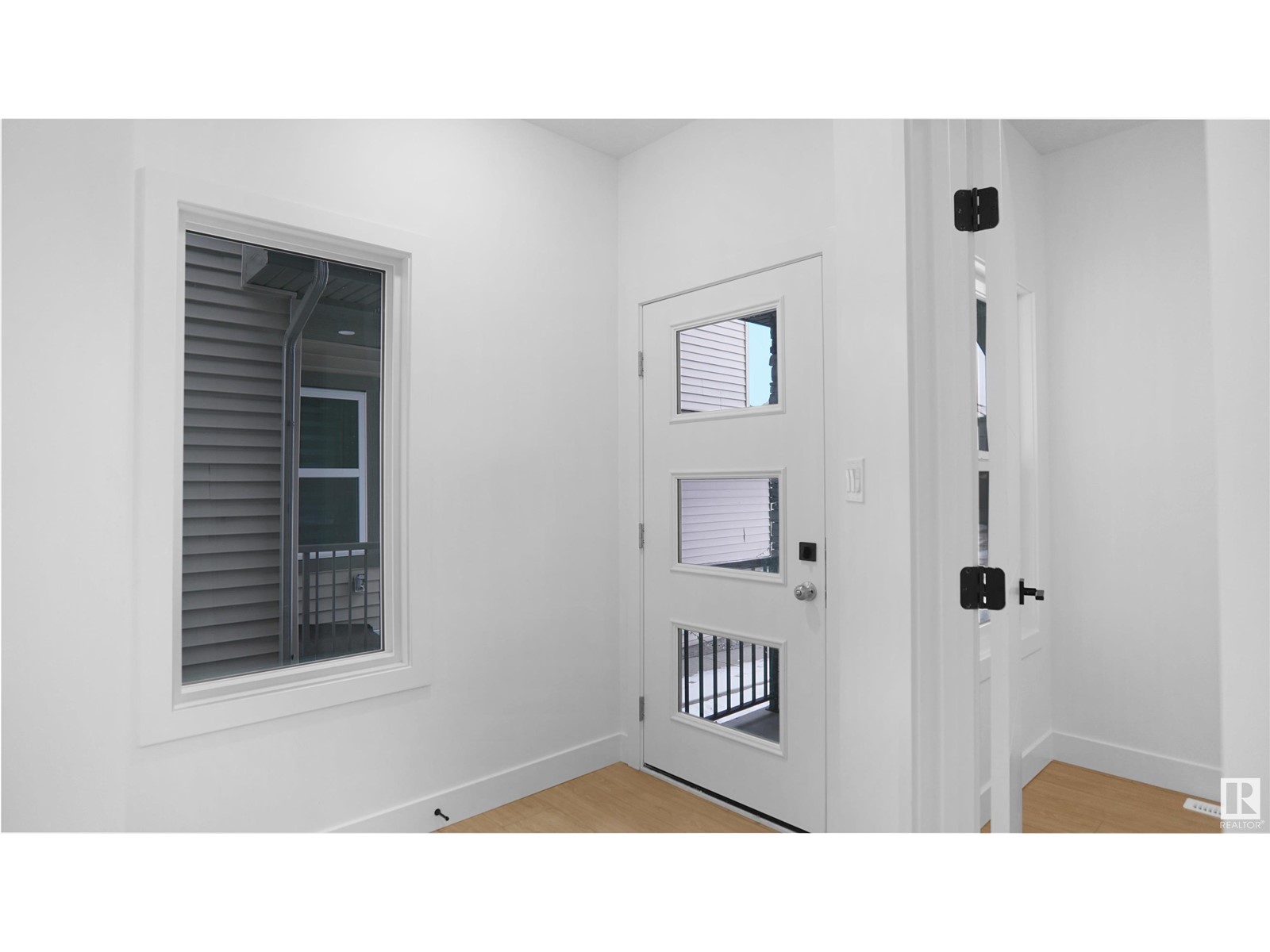 Property at 16904 47 ST NW image 4