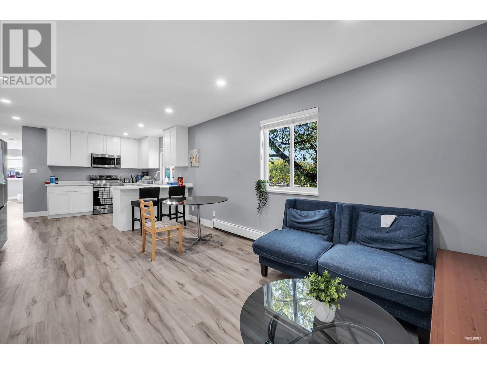 Listing Picture 13 of 18 : 7365 CANADA WAY, Burnaby / 本拿比 - 魯藝地產 Yvonne Lu Group - MLS Medallion Club Member