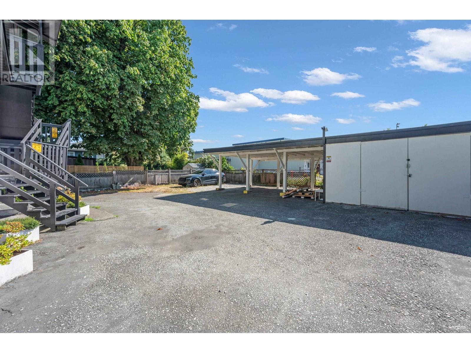 Listing Picture 2 of 18 : 7365 CANADA WAY, Burnaby / 本拿比 - 魯藝地產 Yvonne Lu Group - MLS Medallion Club Member