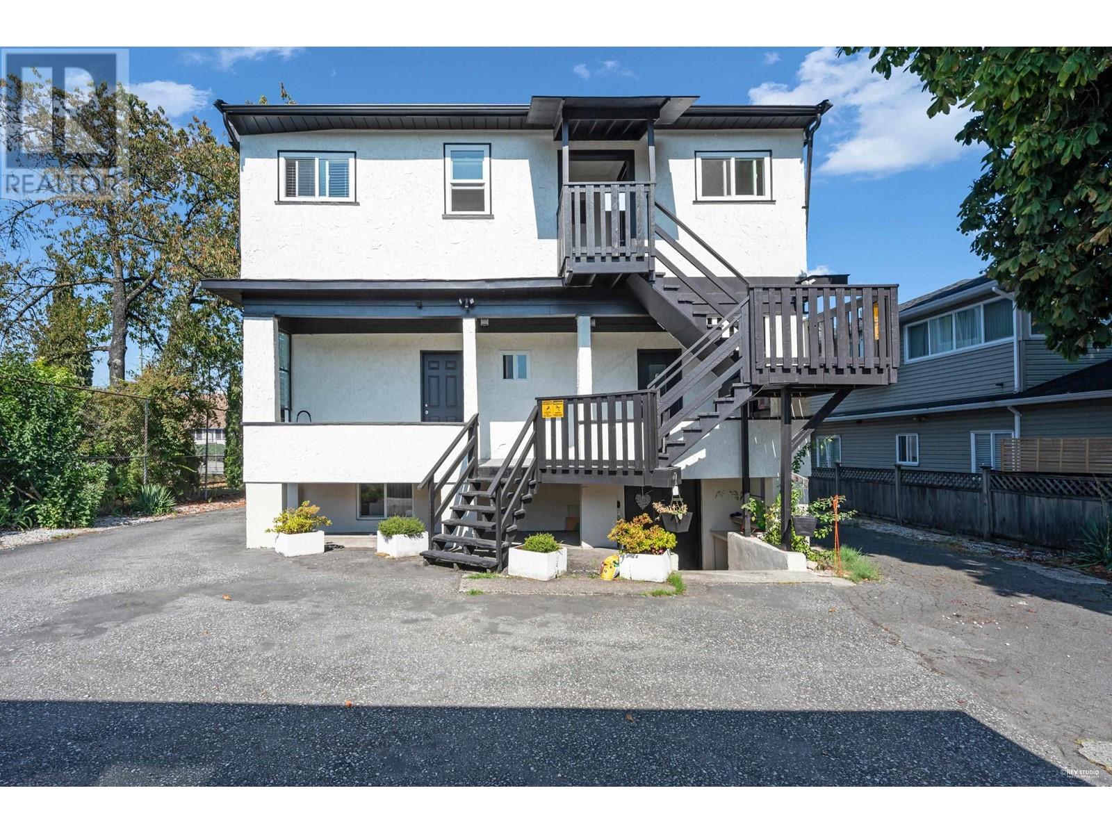 Listing Picture 4 of 18 : 7365 CANADA WAY, Burnaby / 本拿比 - 魯藝地產 Yvonne Lu Group - MLS Medallion Club Member