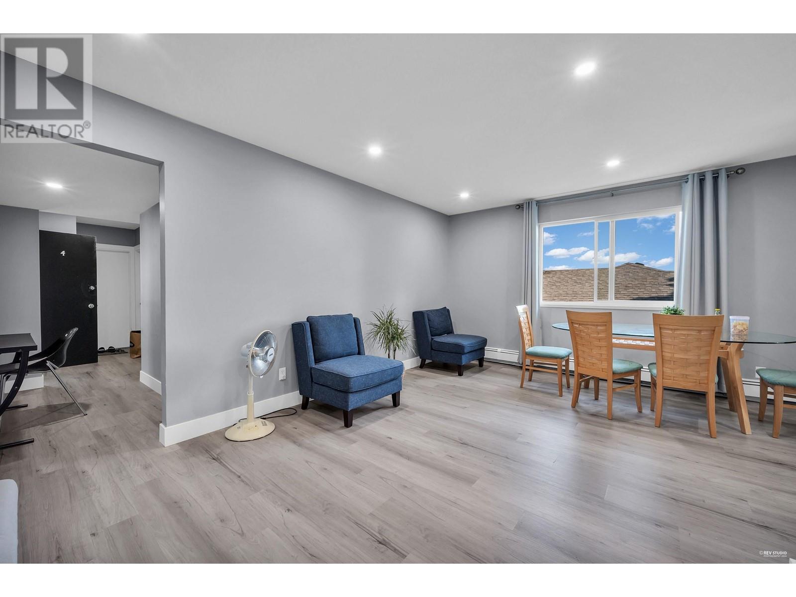 Listing Picture 9 of 18 : 7365 CANADA WAY, Burnaby / 本拿比 - 魯藝地產 Yvonne Lu Group - MLS Medallion Club Member