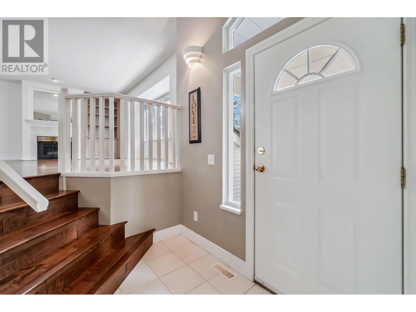 101 101 Parkside Drive, Port Moody, British Columbia V3H 4W6 - Photo 2 - R2956509