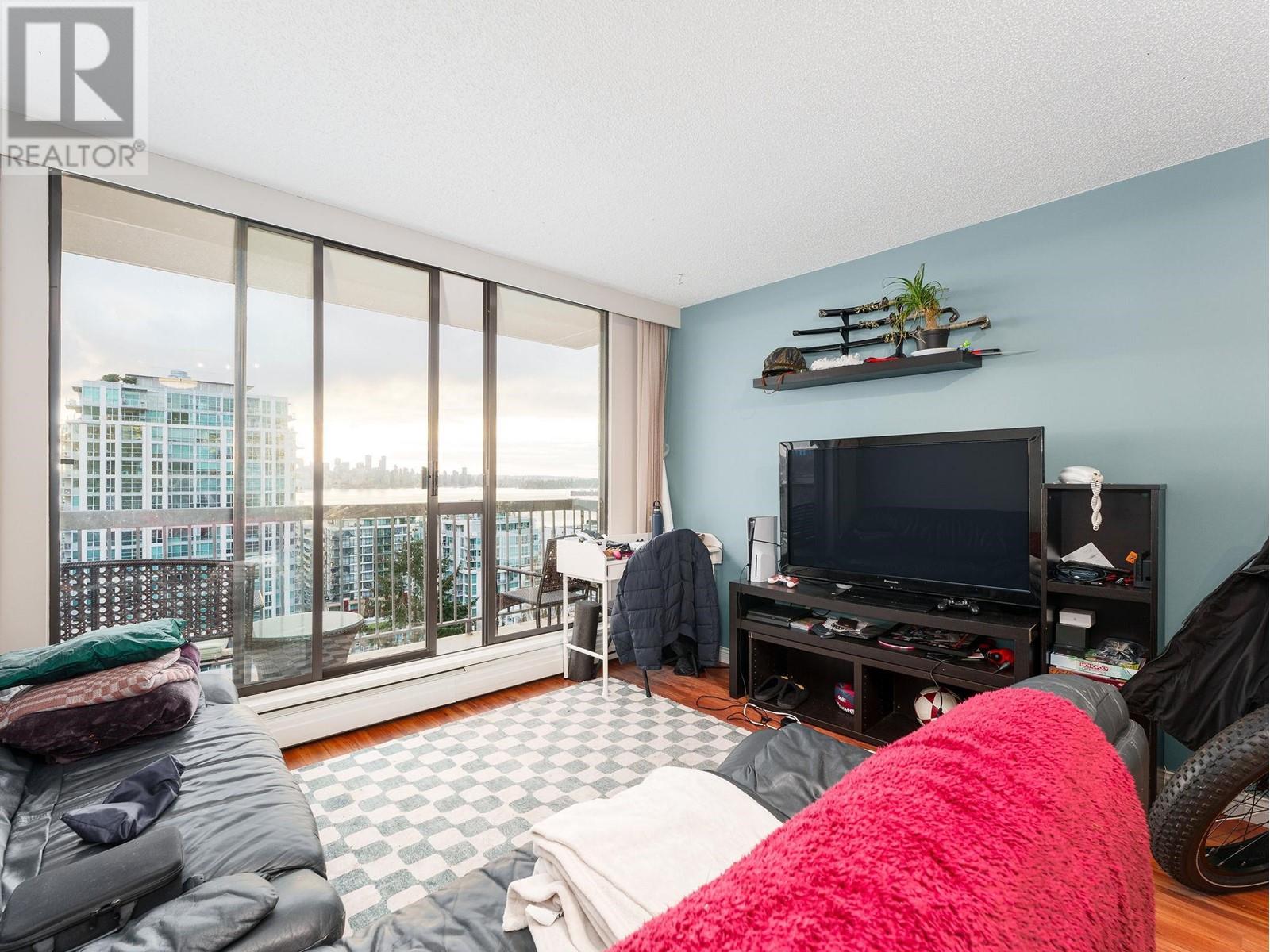 Property at 1108 145 ST GEORGES AVENUE image 2
