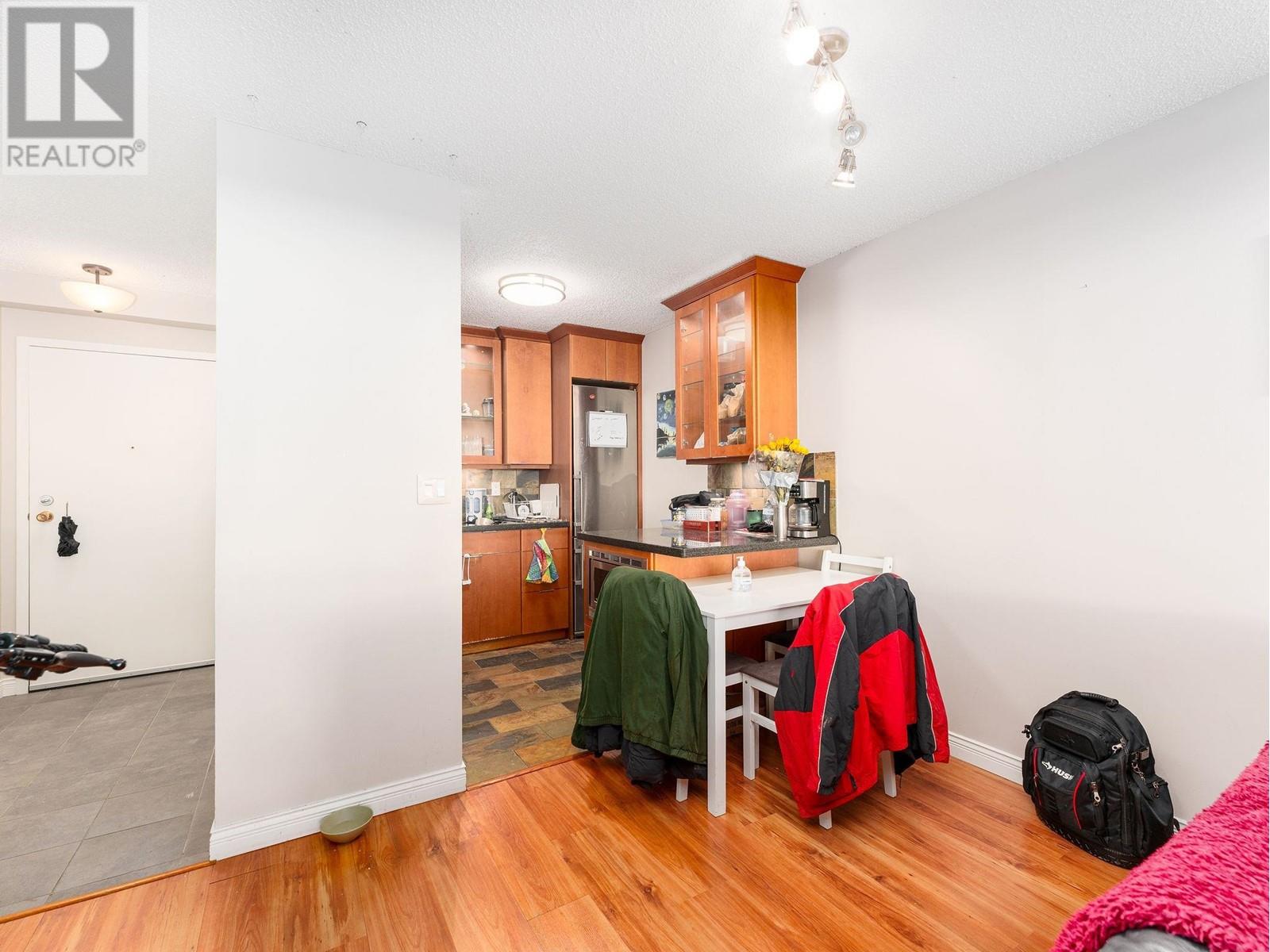 Property at 1108 145 ST GEORGES AVENUE image 5