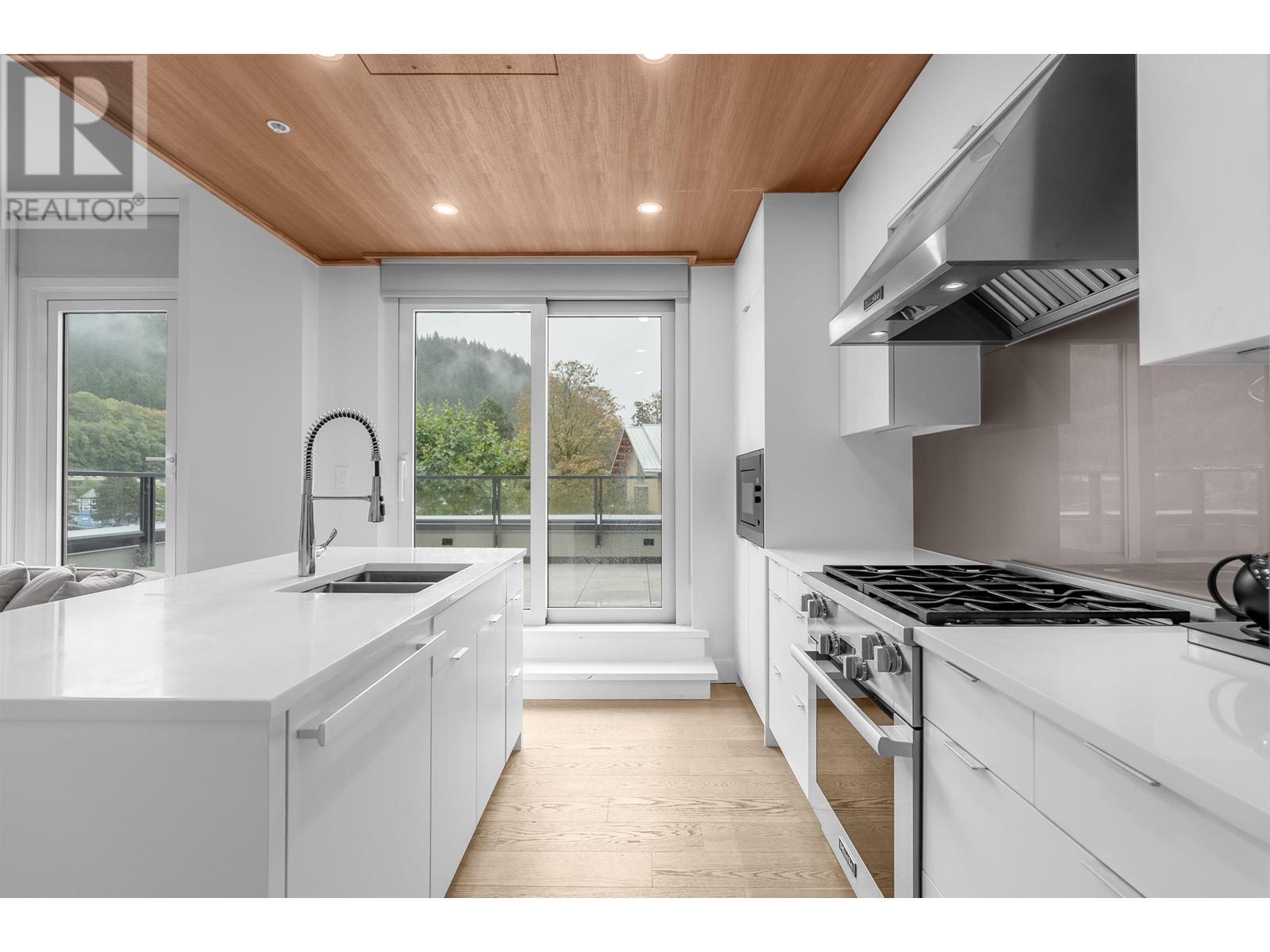 309 6707 Nelson Avenue, West Vancouver, British Columbia  V7W 0A4 - Photo 4 - R2956866