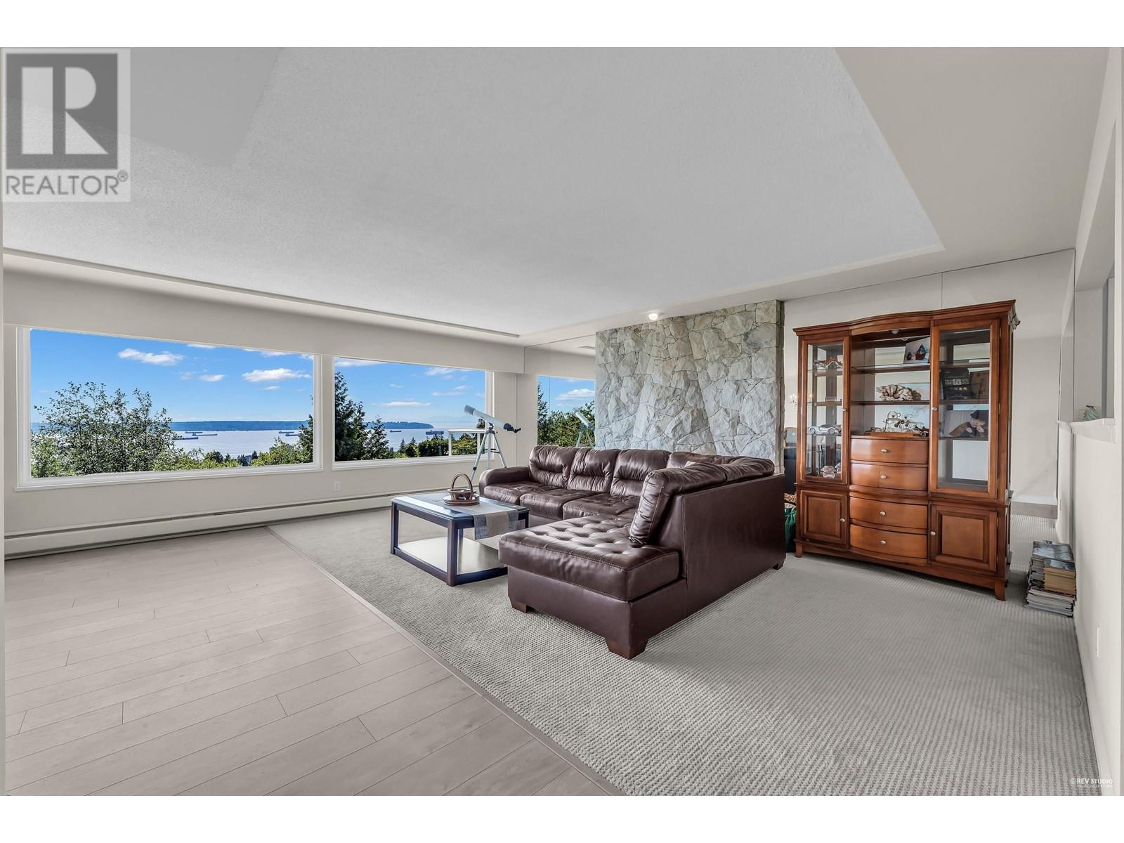 Property at 1368 TYROL ROAD image 5