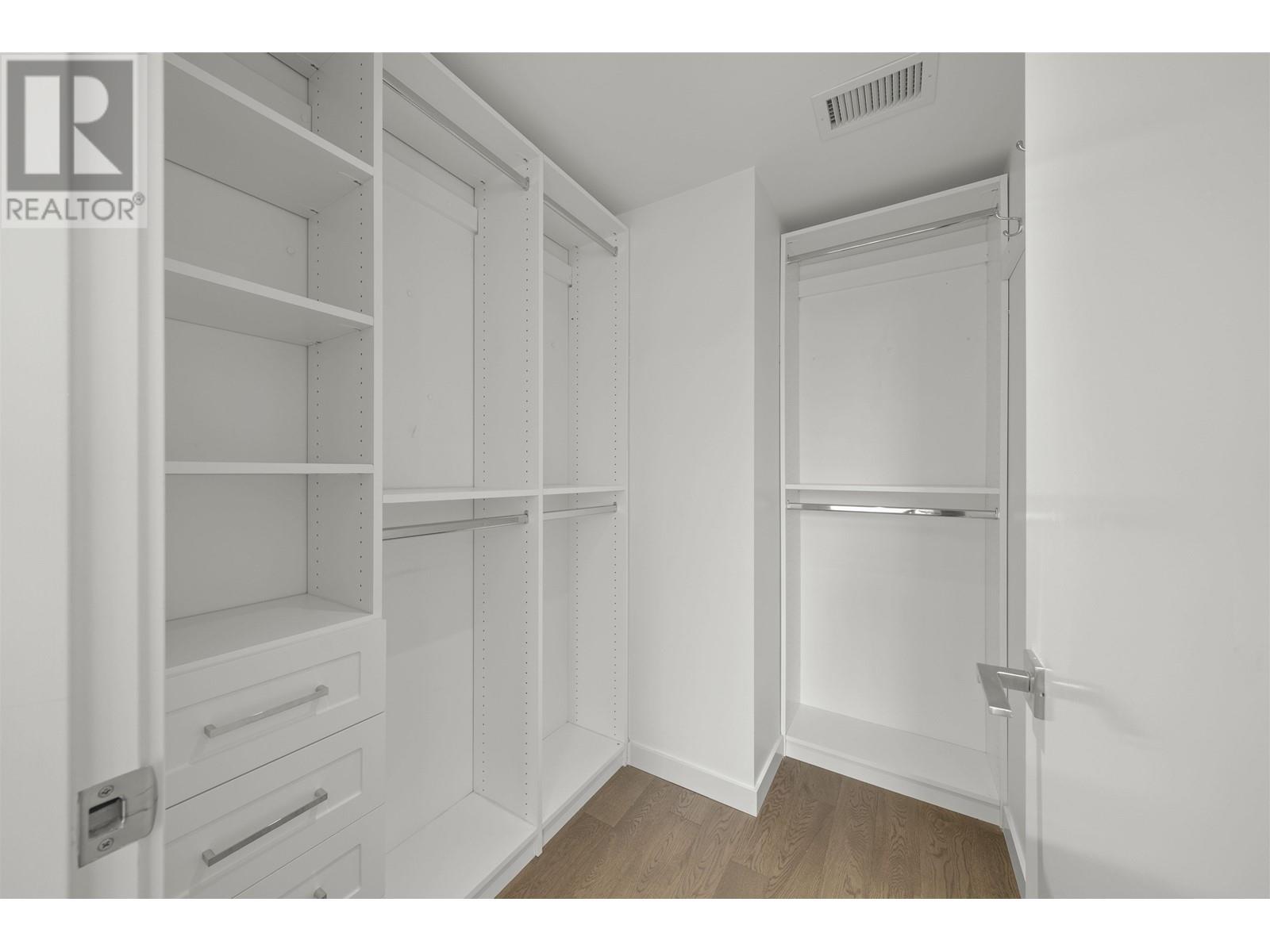 Listing Picture 17 of 40 : 1672 PULLMAN PORTER STREET, Vancouver / 溫哥華 - 魯藝地產 Yvonne Lu Group - MLS Medallion Club Member