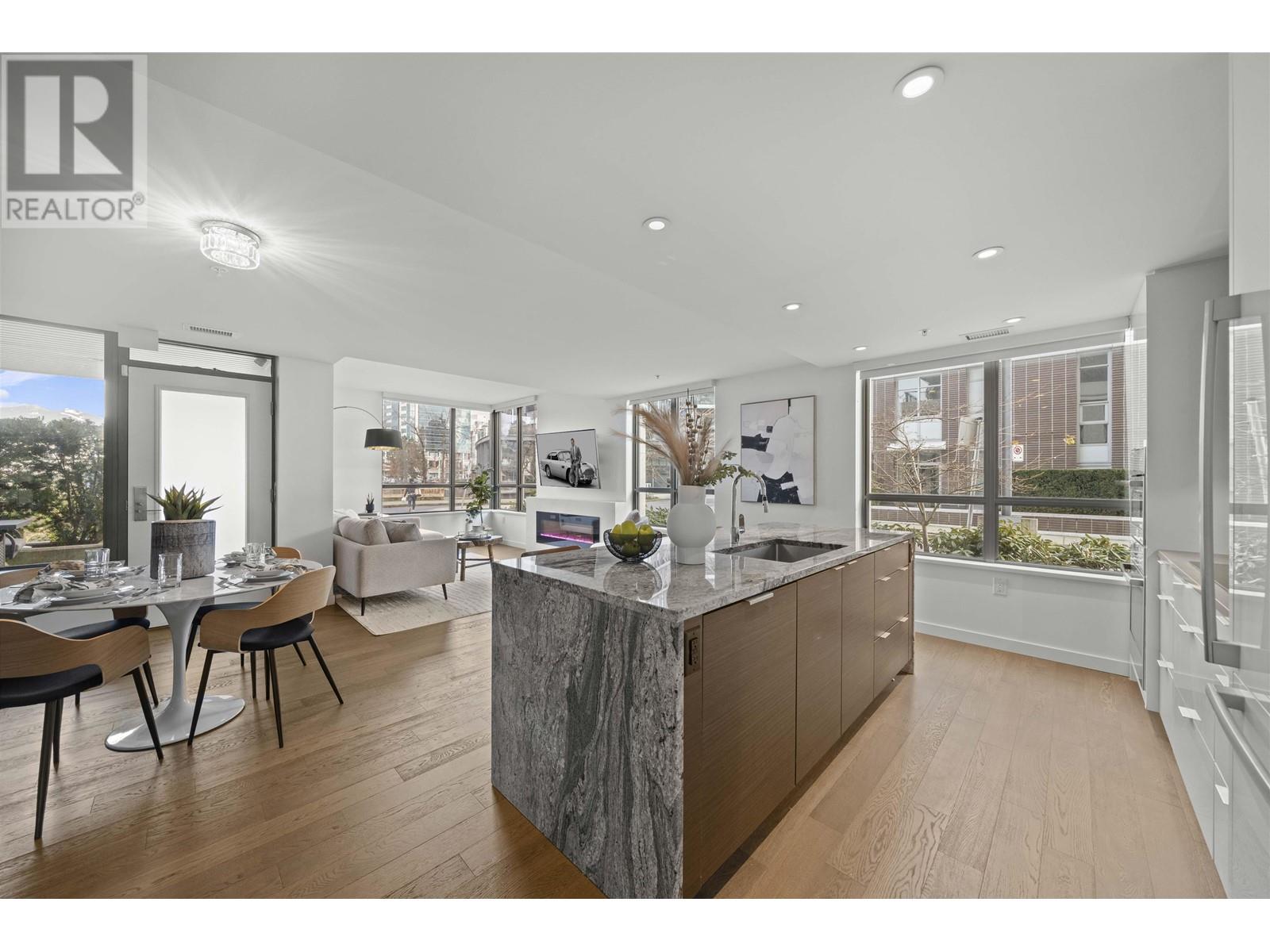 Listing Picture 10 of 40 : 1672 PULLMAN PORTER STREET, Vancouver / 溫哥華 - 魯藝地產 Yvonne Lu Group - MLS Medallion Club Member