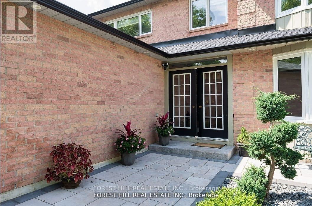 28 Beatty Crescent, Aurora, Ontario  L4G 5V1 - Photo 3 - N11925755