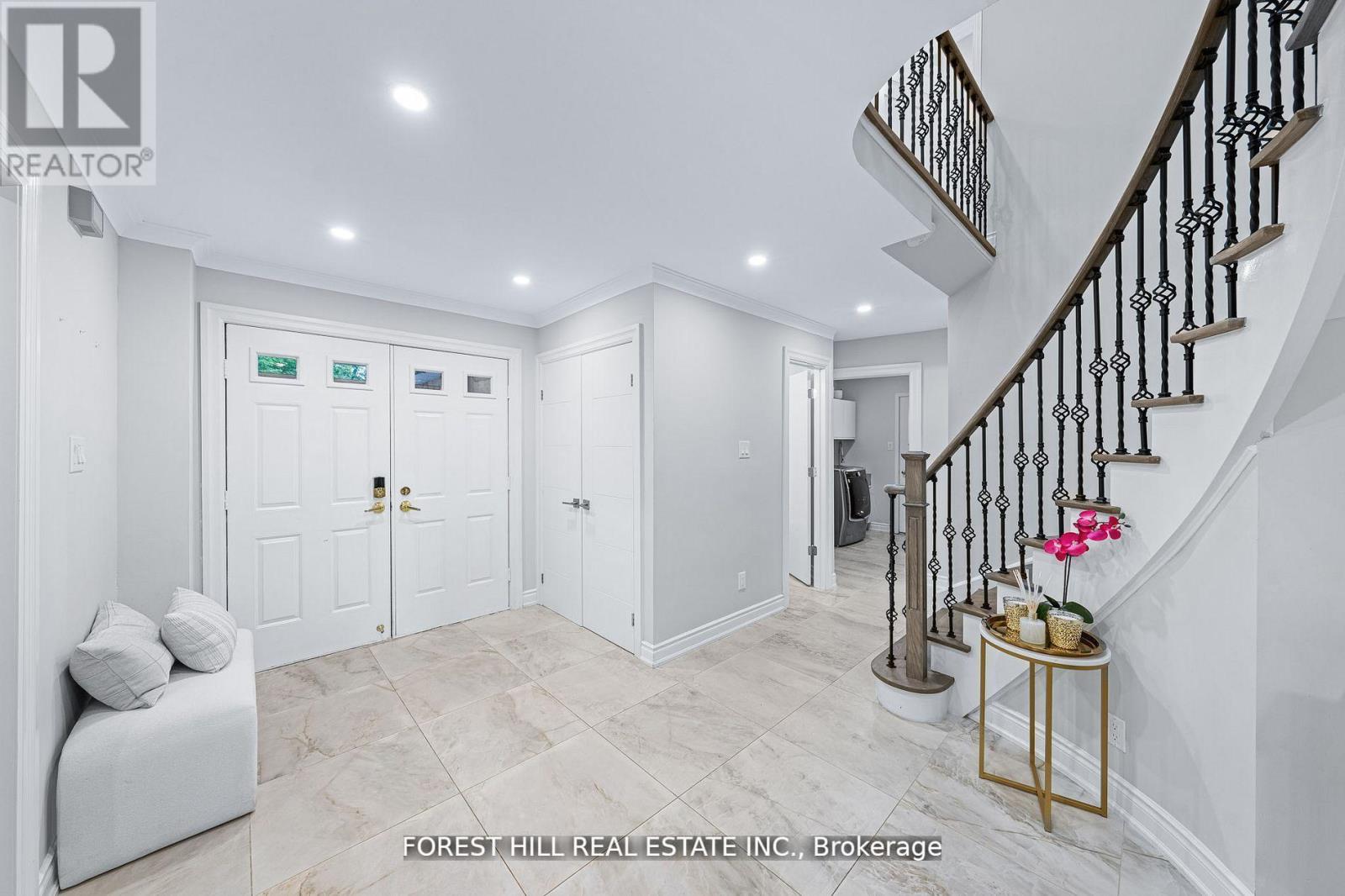28 Beatty Crescent, Aurora, Ontario  L4G 5V1 - Photo 5 - N11925755